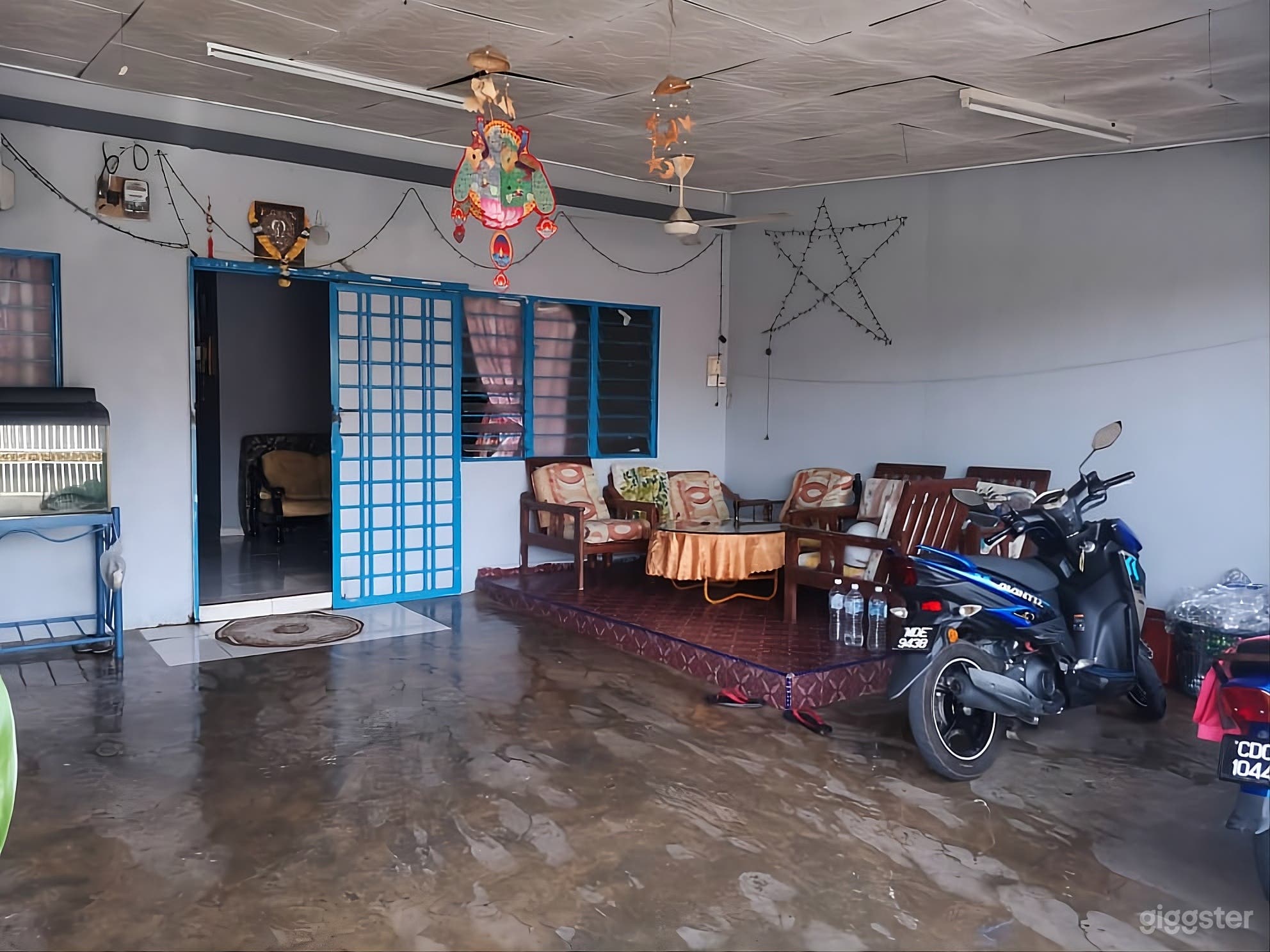 Old-fashioned Simple House for film  Photo 3