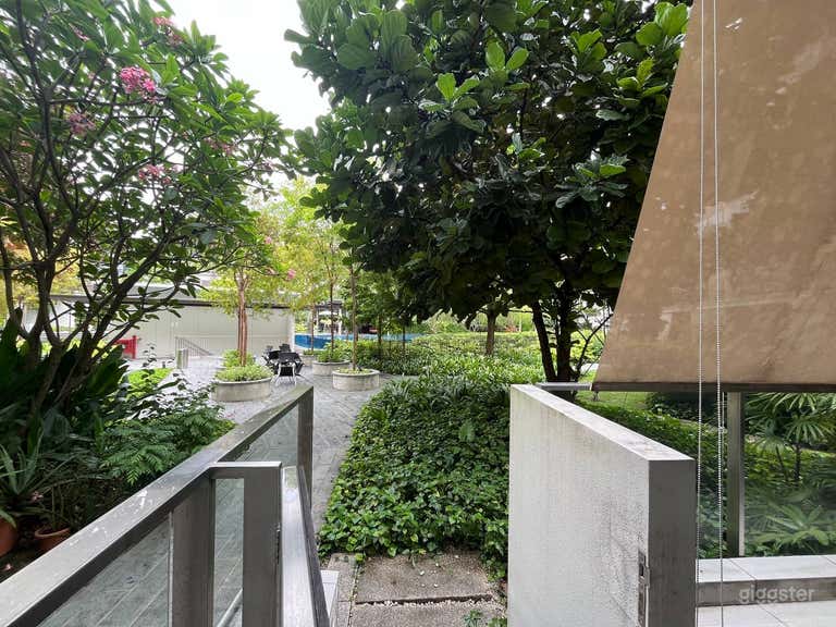  Estudio en planta baja con luz natural y patio 