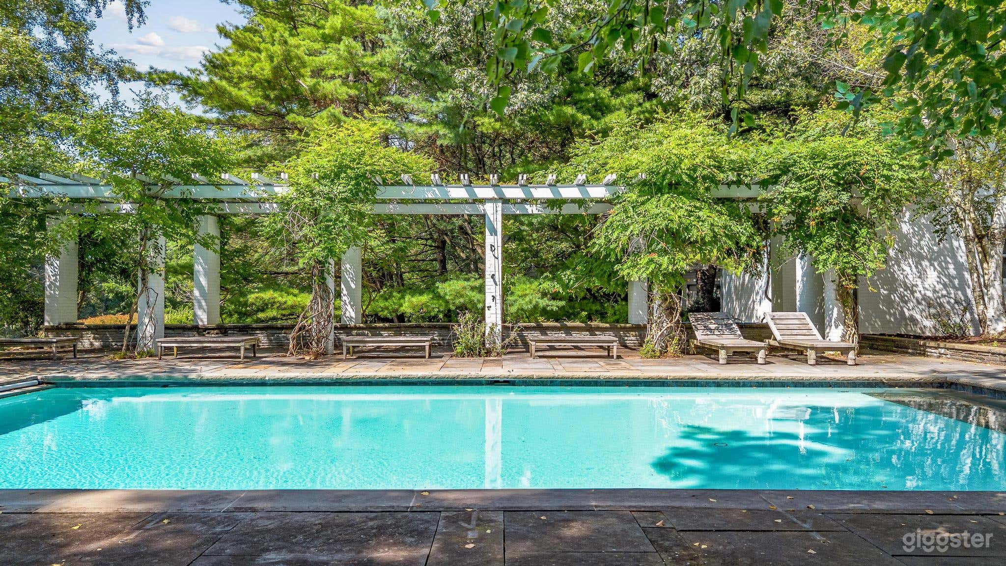 Vintage Estate With Pool, Tennis Court & Scenic Views Photo 1