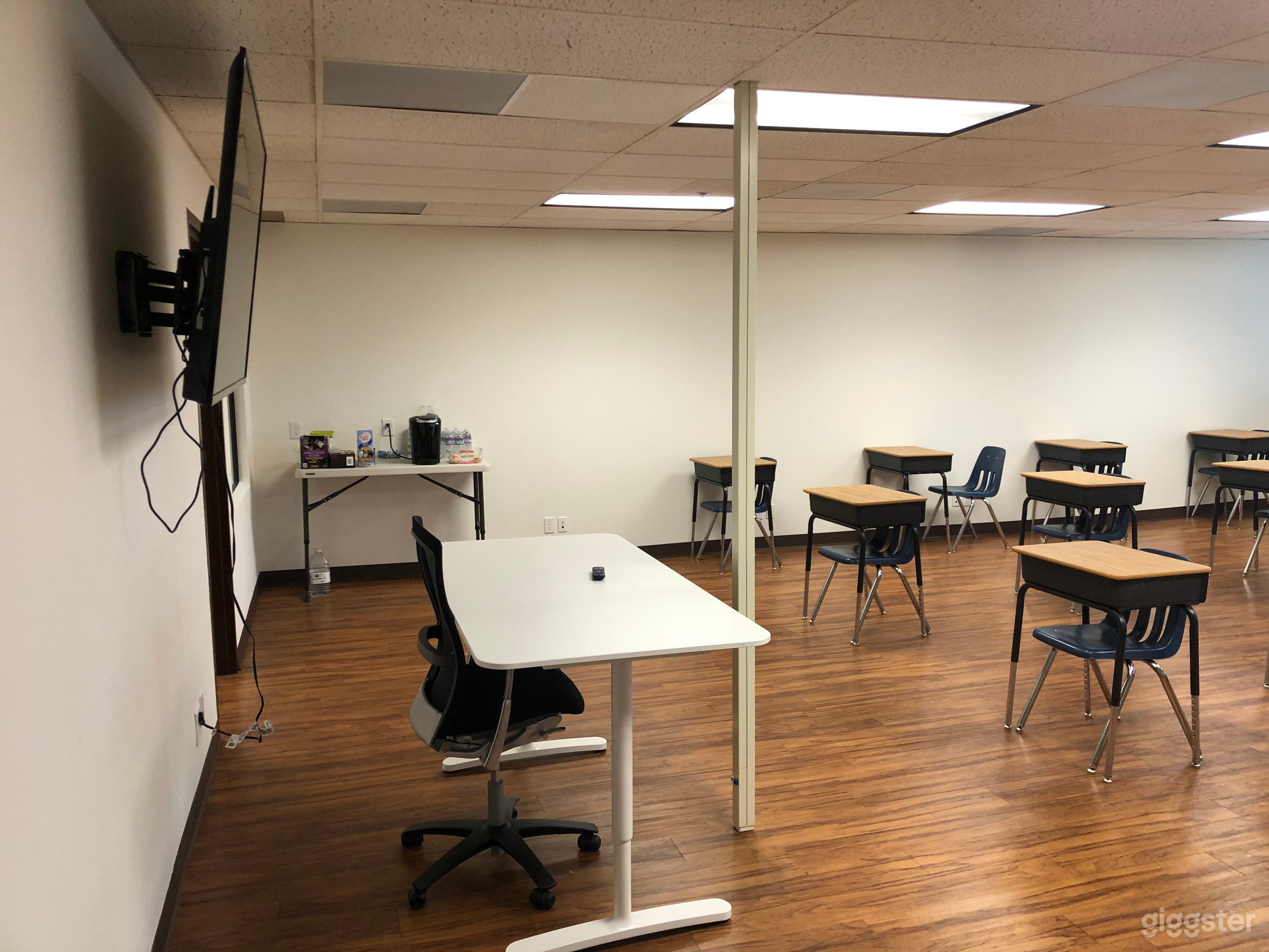 Roomy Downtown Classroom Space  Photo 3