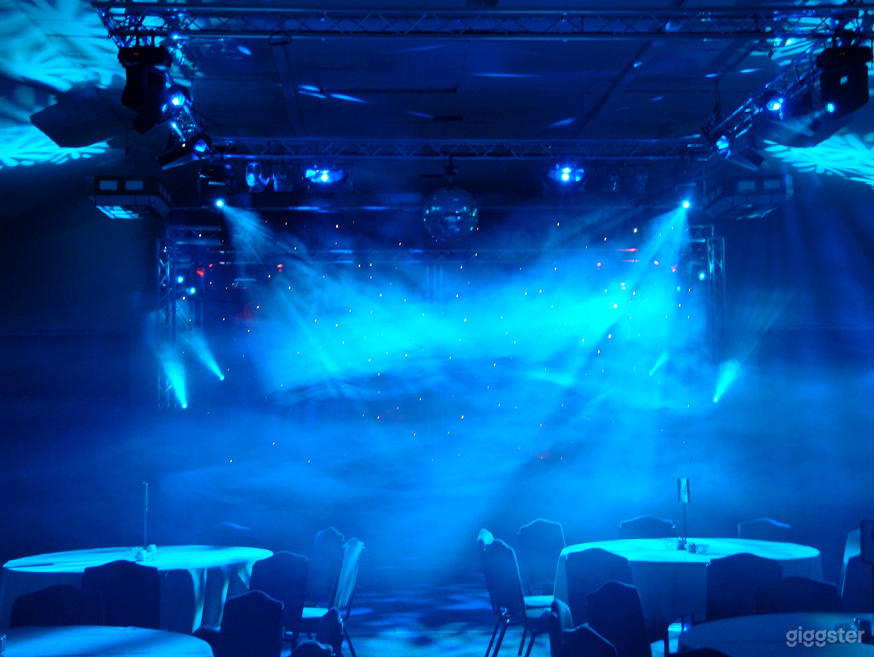 Beautiful &amp; Unique Venue for Celebrations in the Heart of Sturner Photo 2