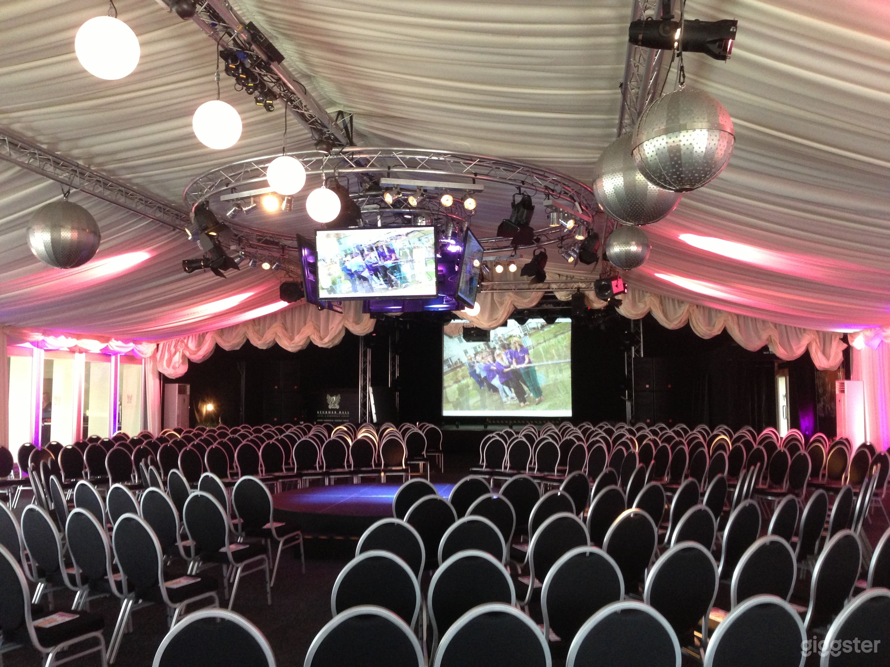 Beautiful &amp; Unique Venue for Celebrations in the Heart of Sturner Photo 1