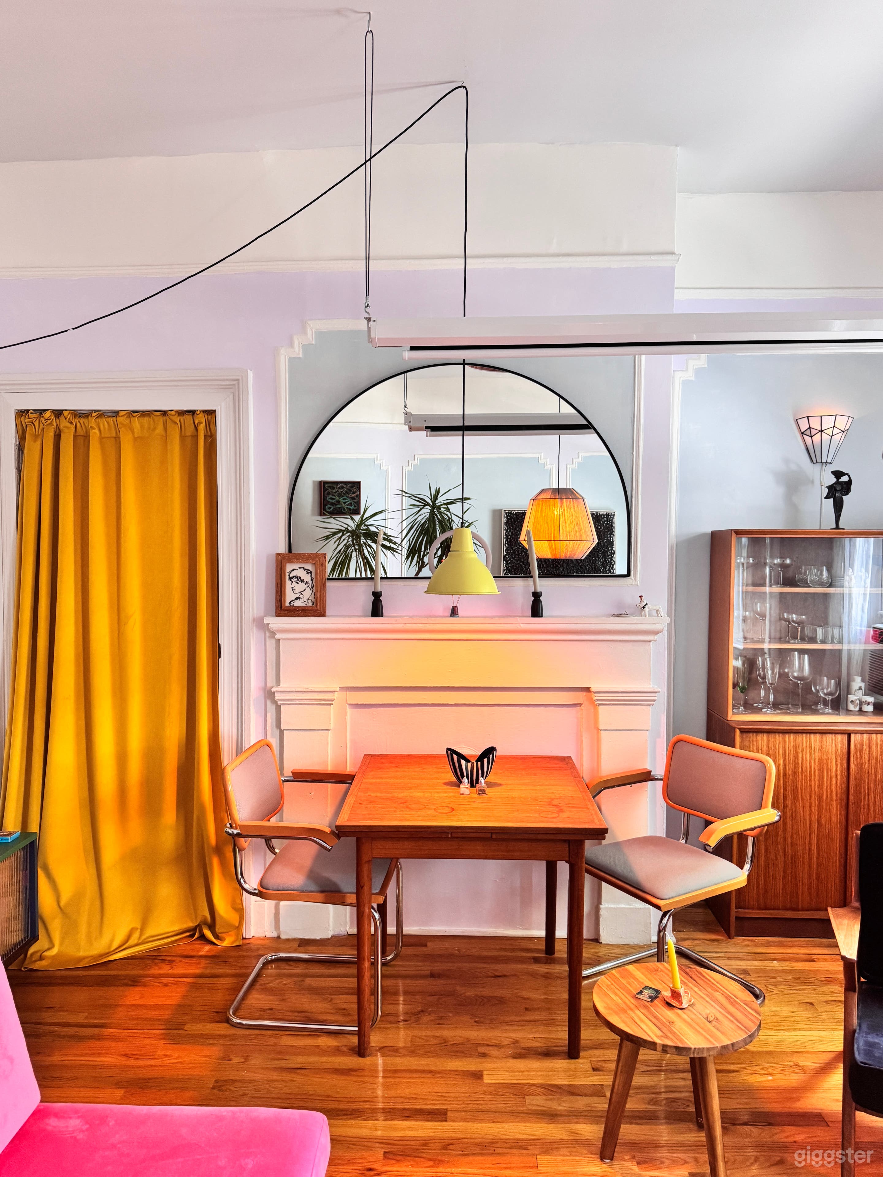 Funky &amp; Set-like East Williamsburg Apartment Photo 2