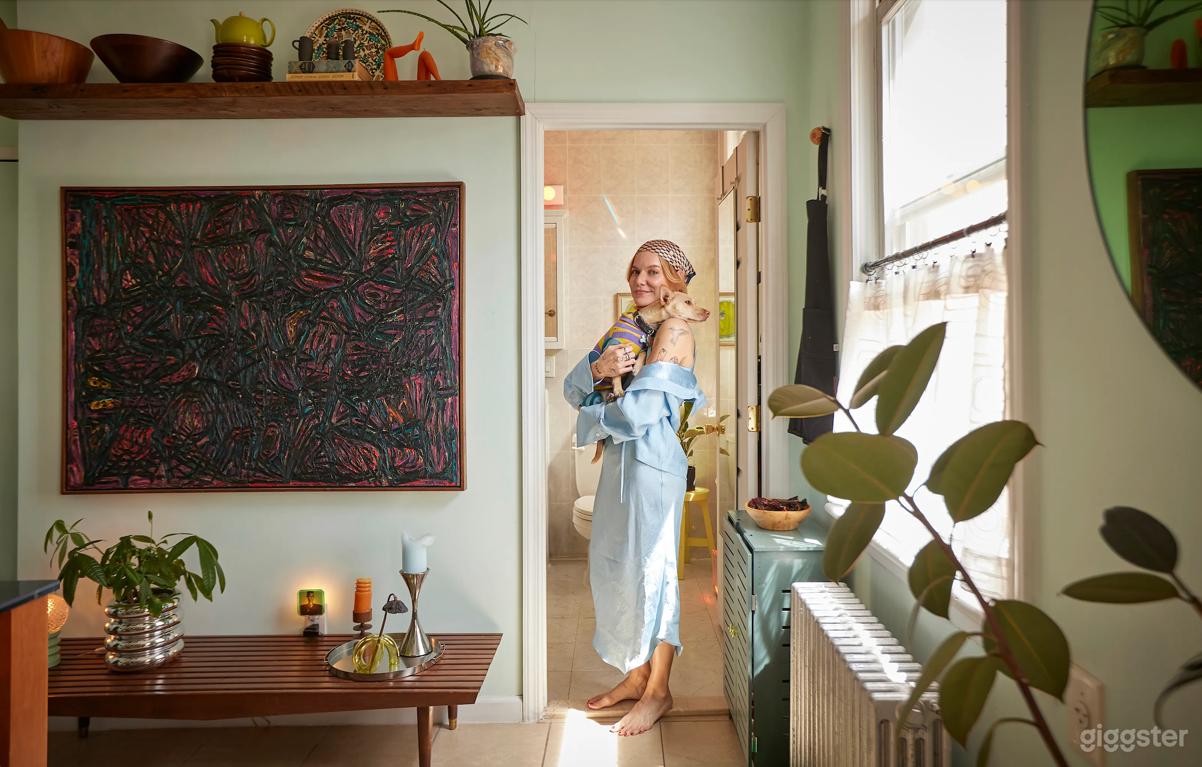 Funky &amp; Set-like East Williamsburg Apartment Photo 4