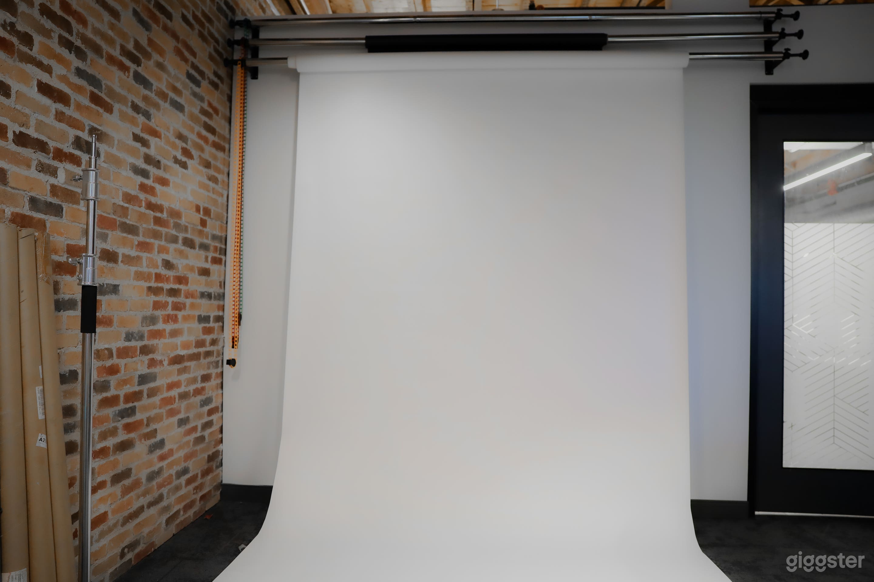 Creative Photography Studio in Downtown Toronto Photo 4