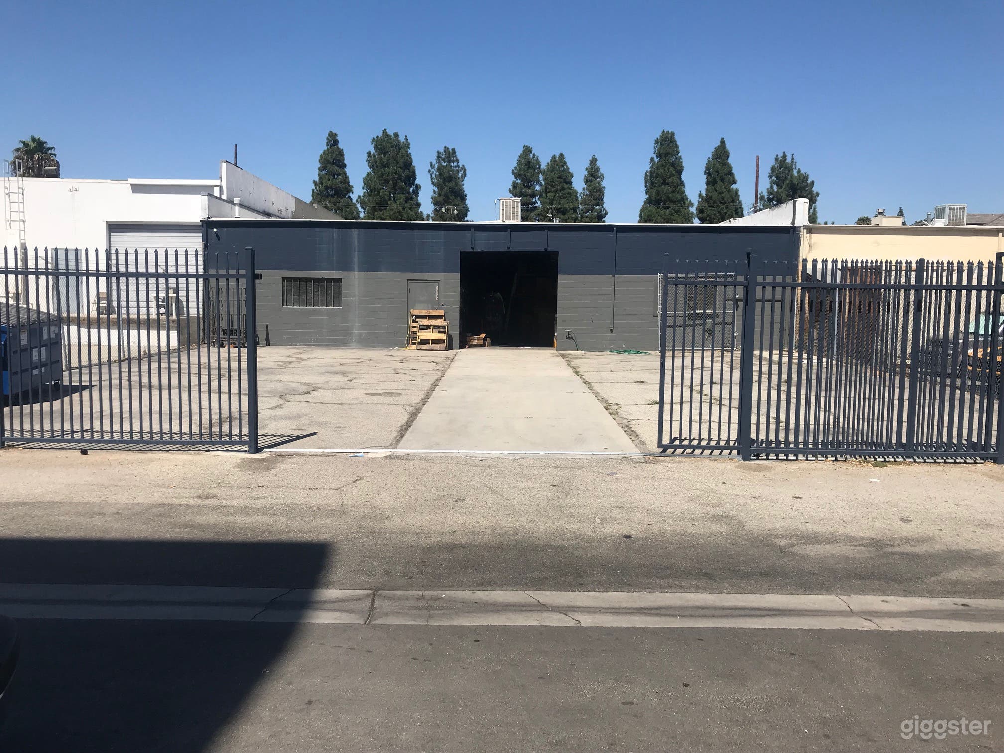 Back Ally Parking Crew Gated Car Garage Warehouse Photo 1