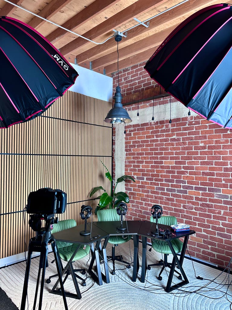  Professional Podcast & Video Production Studio 