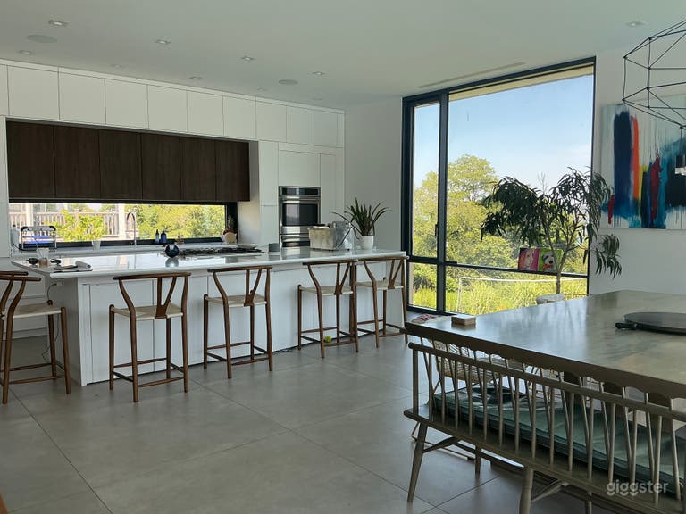  Stunning modern water front home 