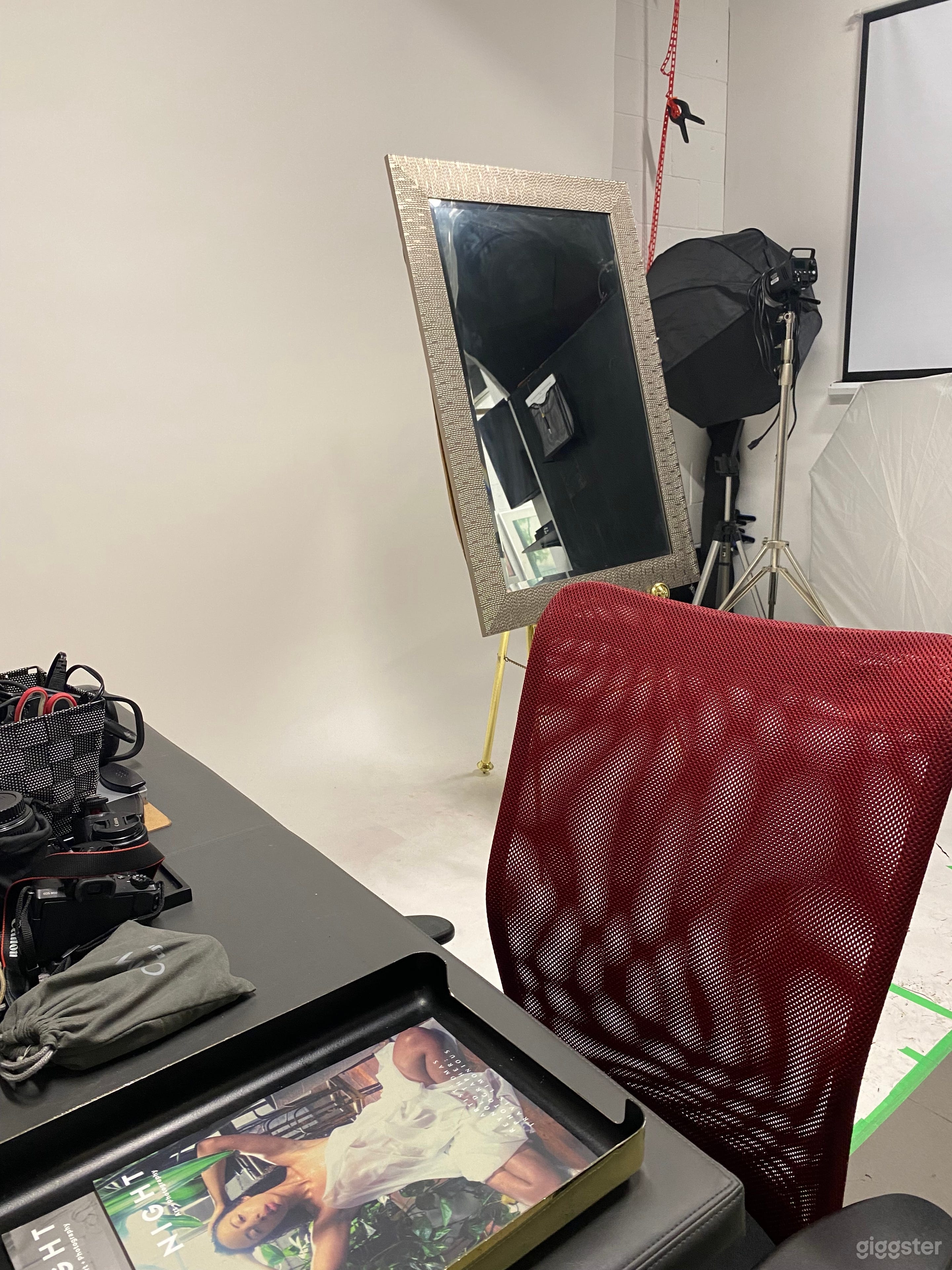 Unique Expressions  Photo 4