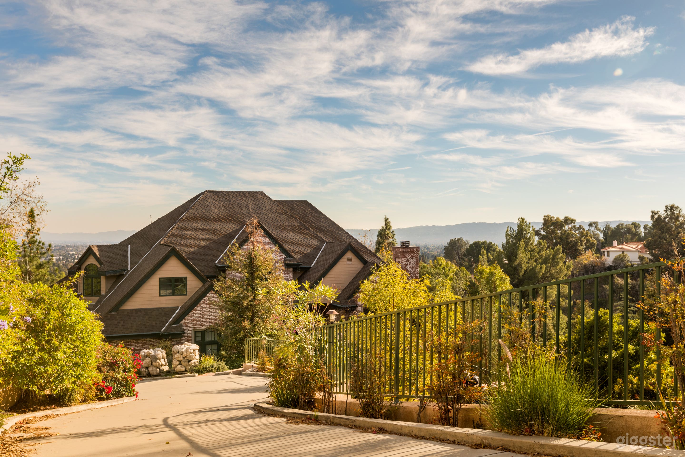 Valley View English Photo 2