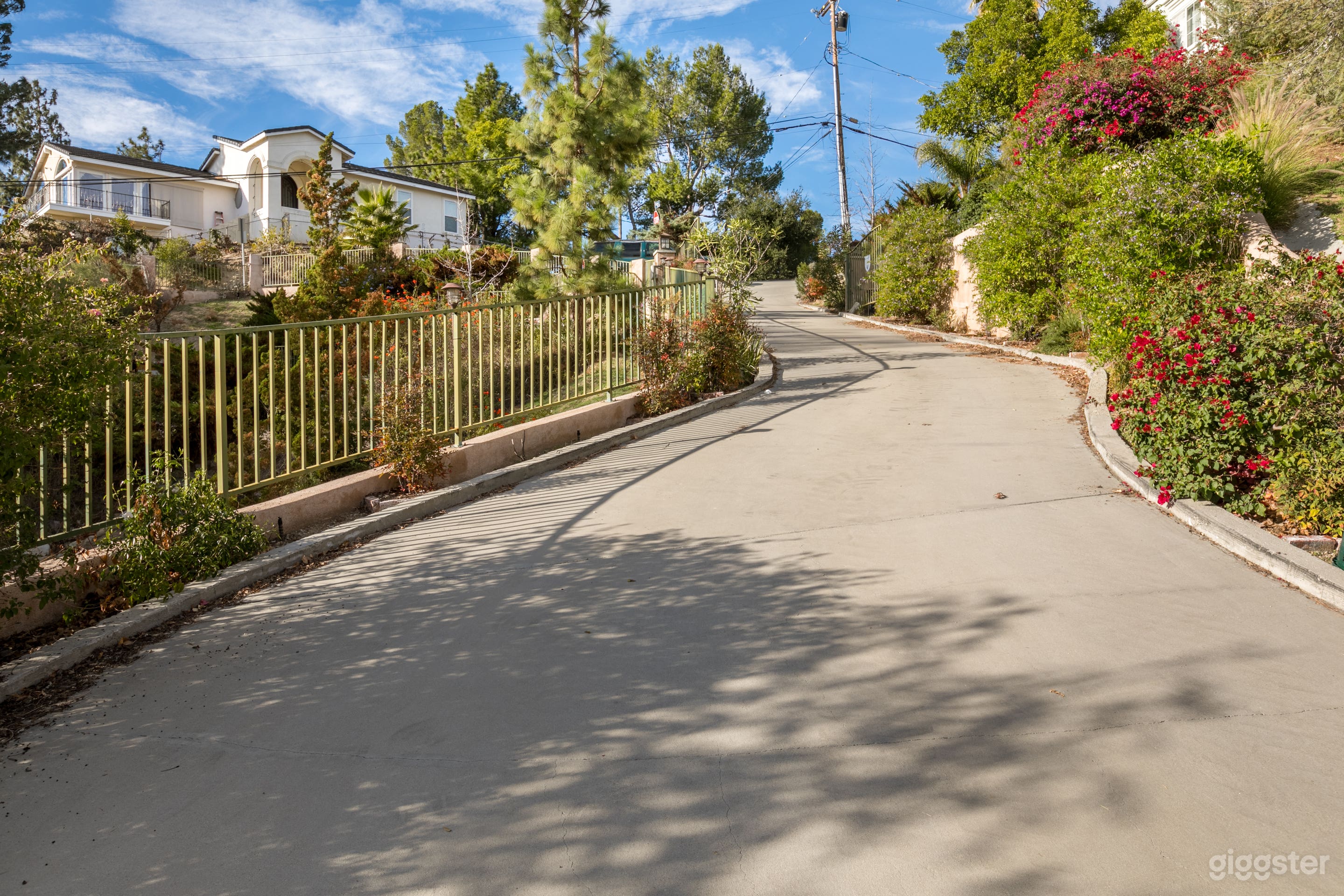 Valley View English Photo 4