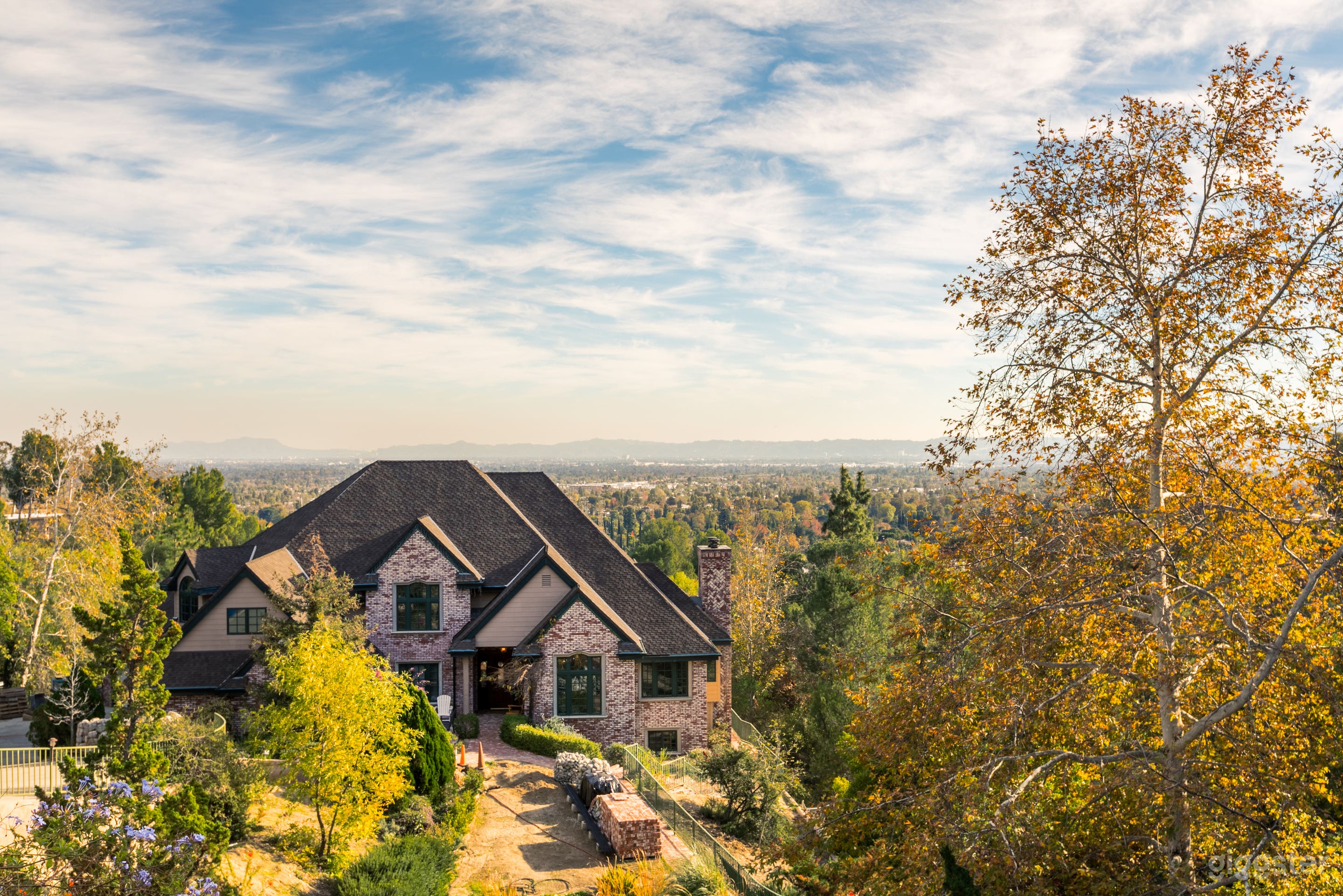 Valley View English Photo 1