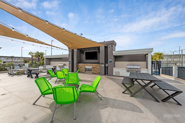  Inviting Outdoor Lounge in Newport Beach 