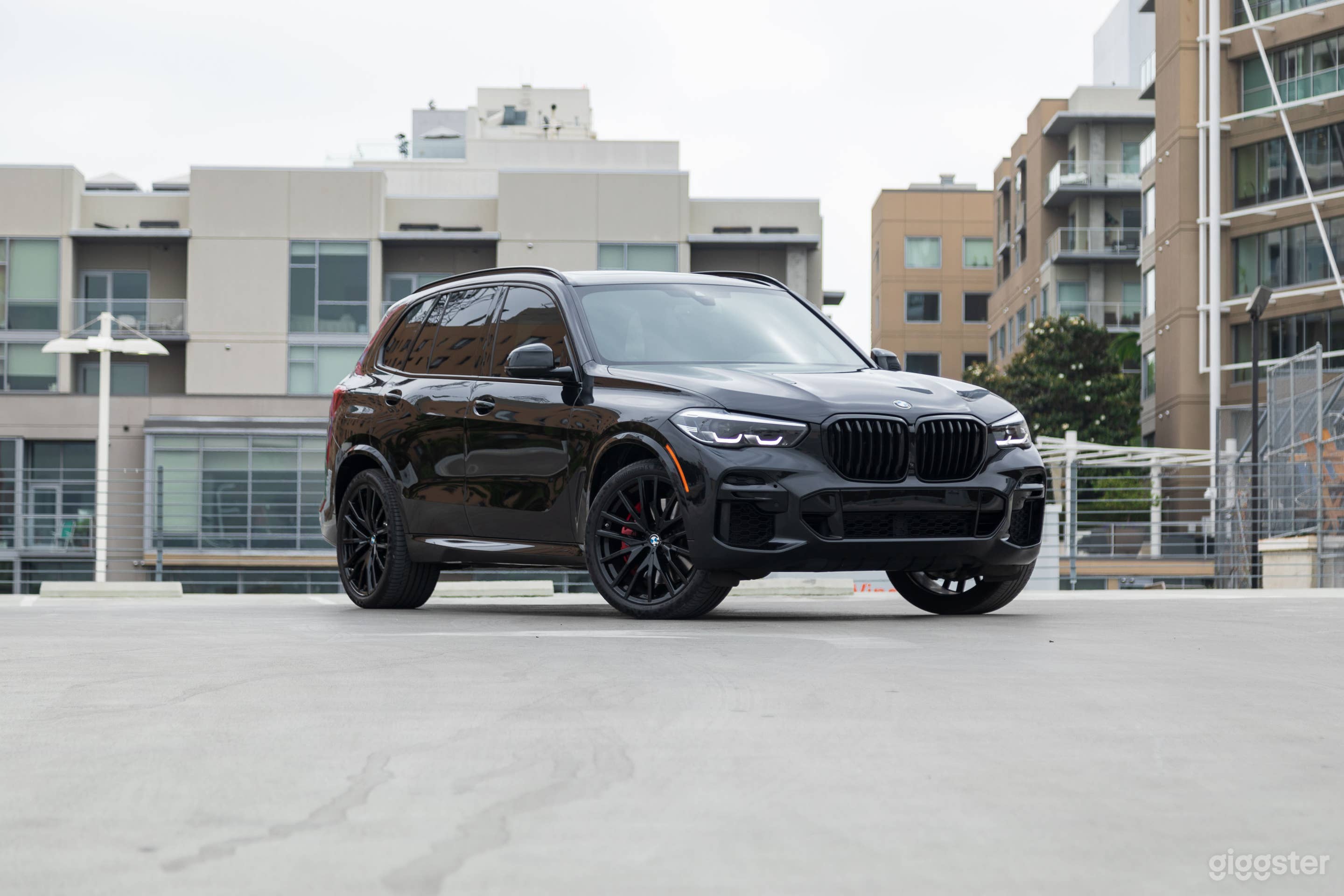 76,046 Black BMW M50i Photo 2