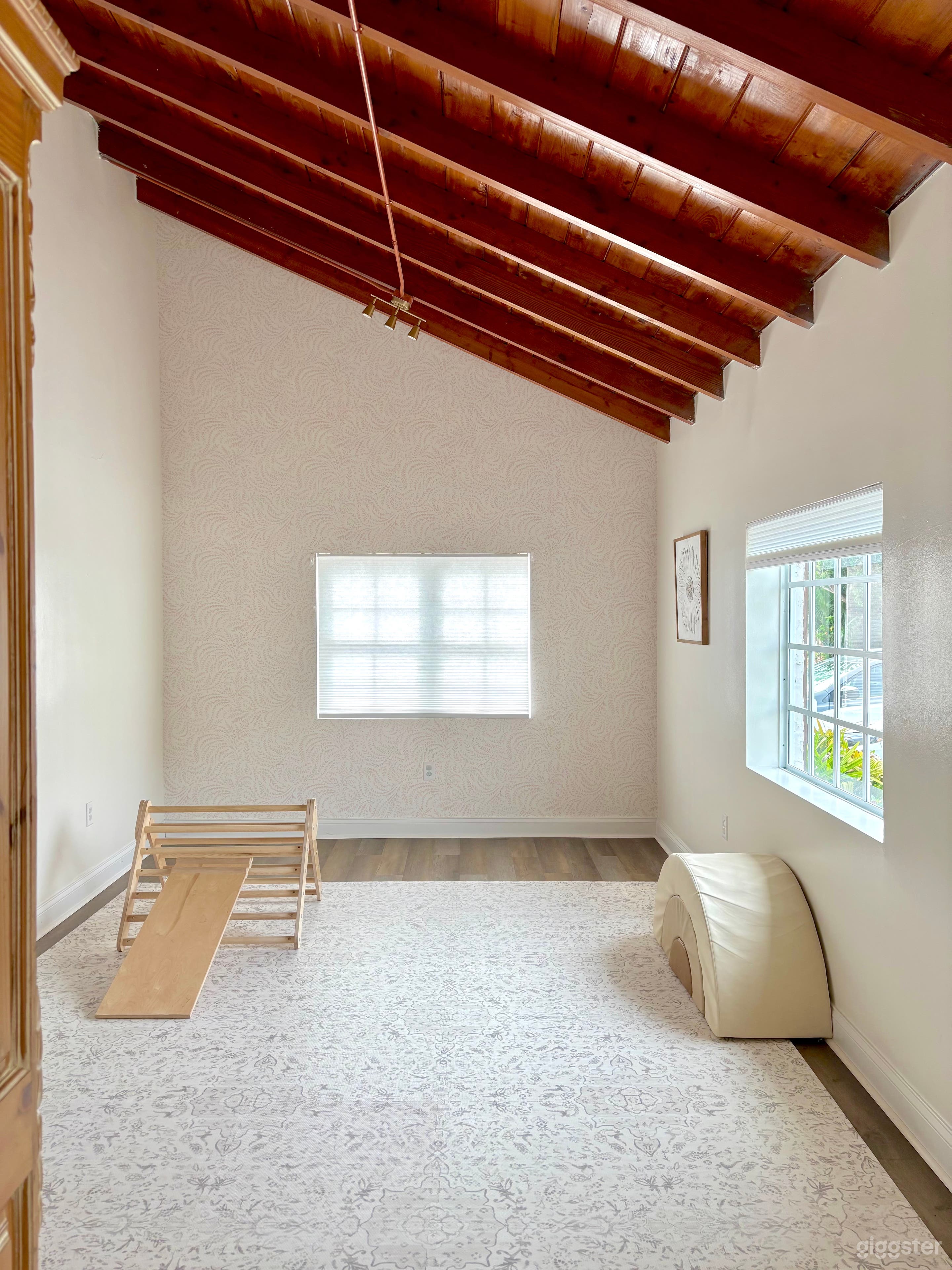 Bright Coastal Chic Event and Photography Space Photo 2