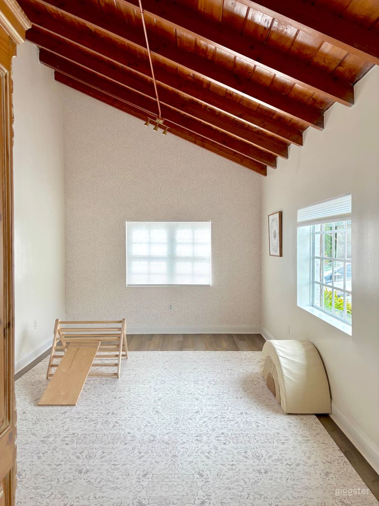  Bright Coastal Chic Event and Photography Space 