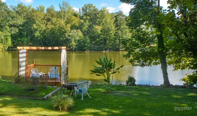  Lakeside Backyard Garden 