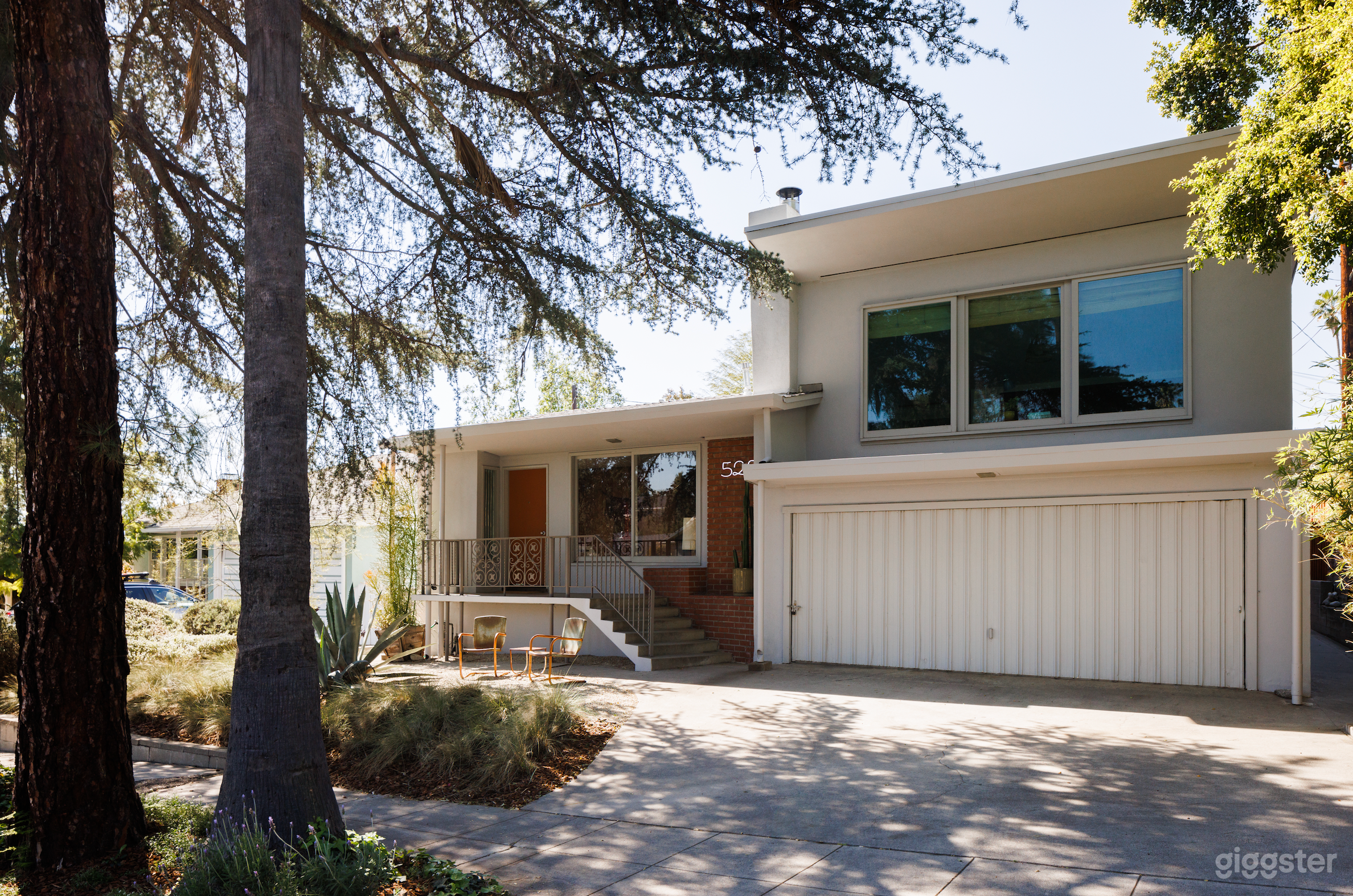 Mid-Century Modern Capsule Home w/ Designer Garden Photo 2