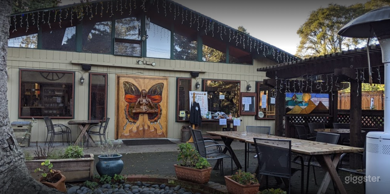  Cozy and Stylish Patio in Felton 