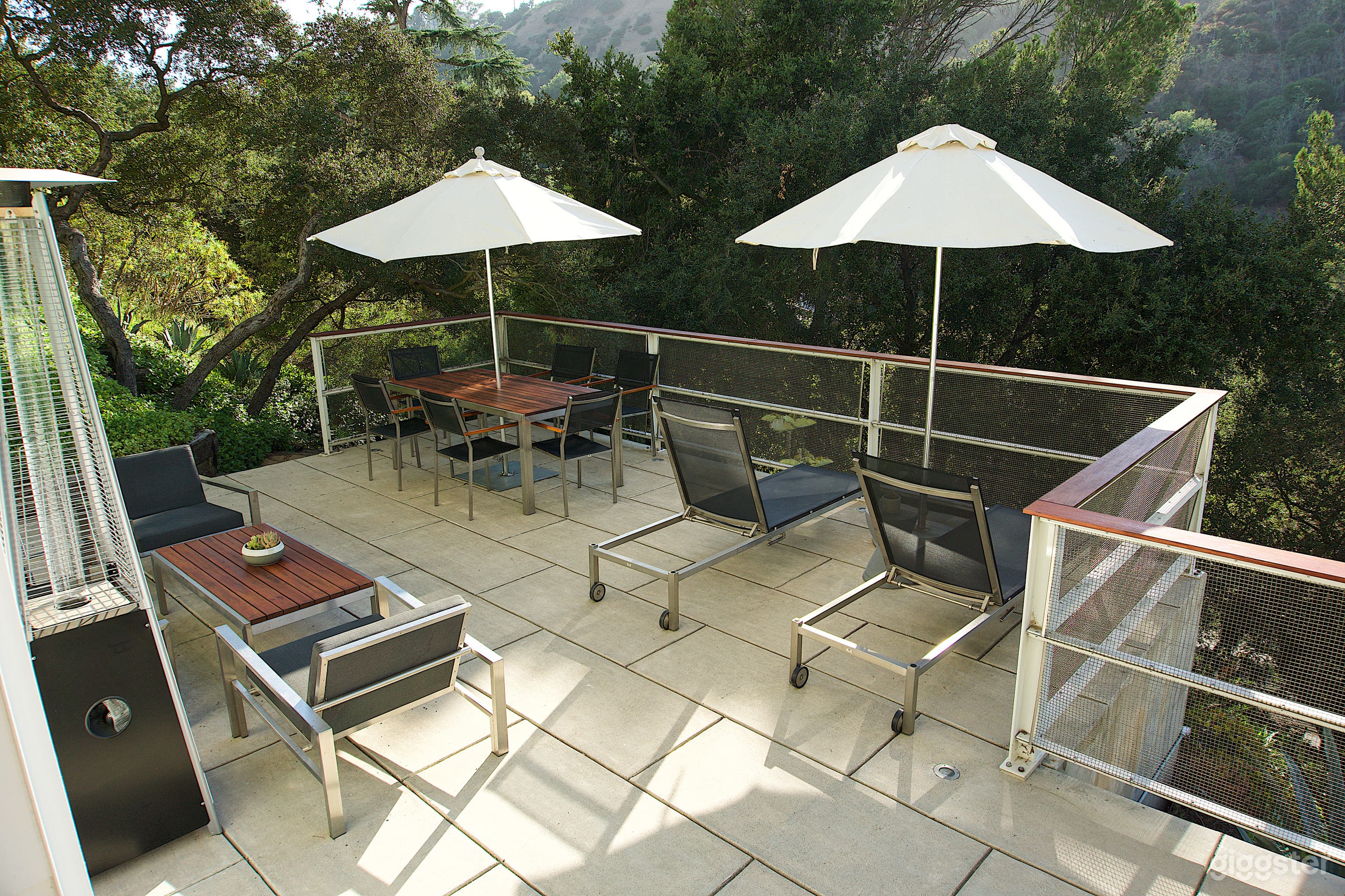 Modern Zen Garden Oasis in Laurel Canyon Photo 4