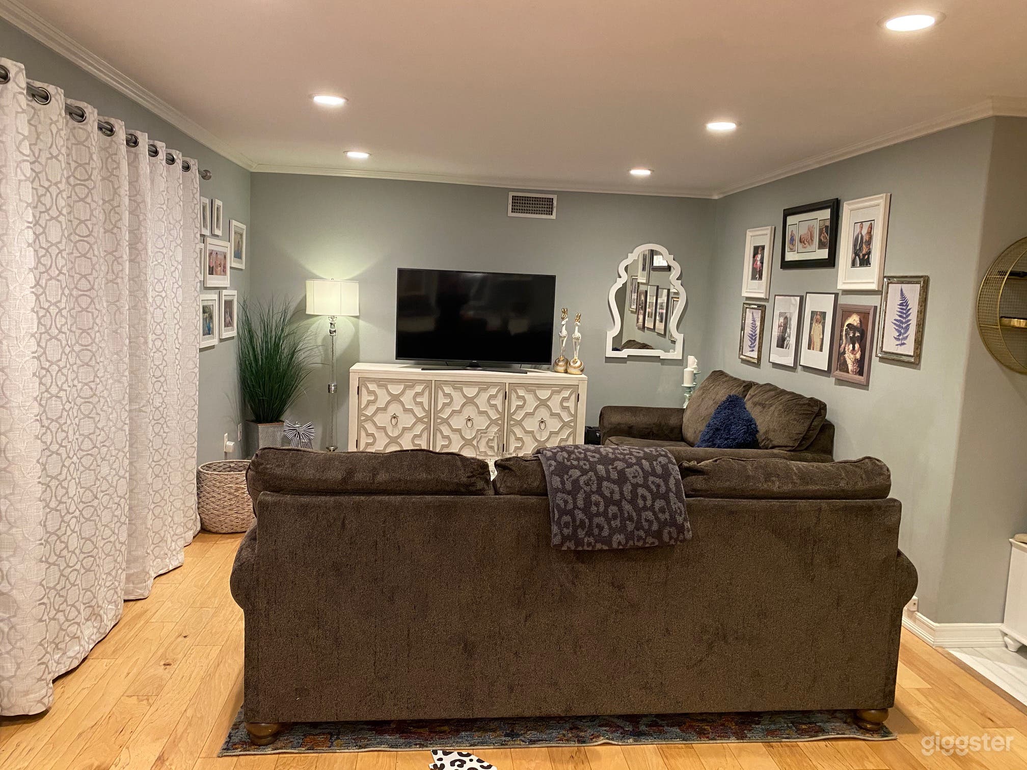 Cute Chatsworth House Photo 2