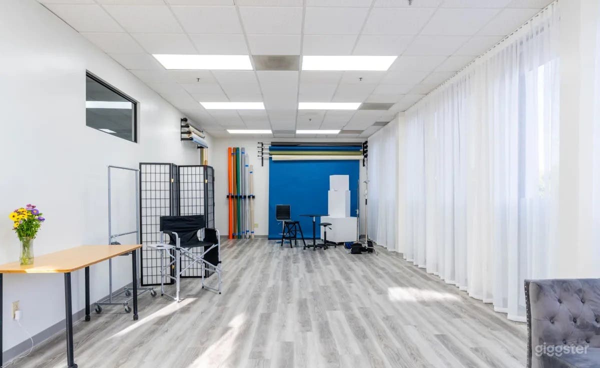 Natural light photo studio in Tucson Photo 1