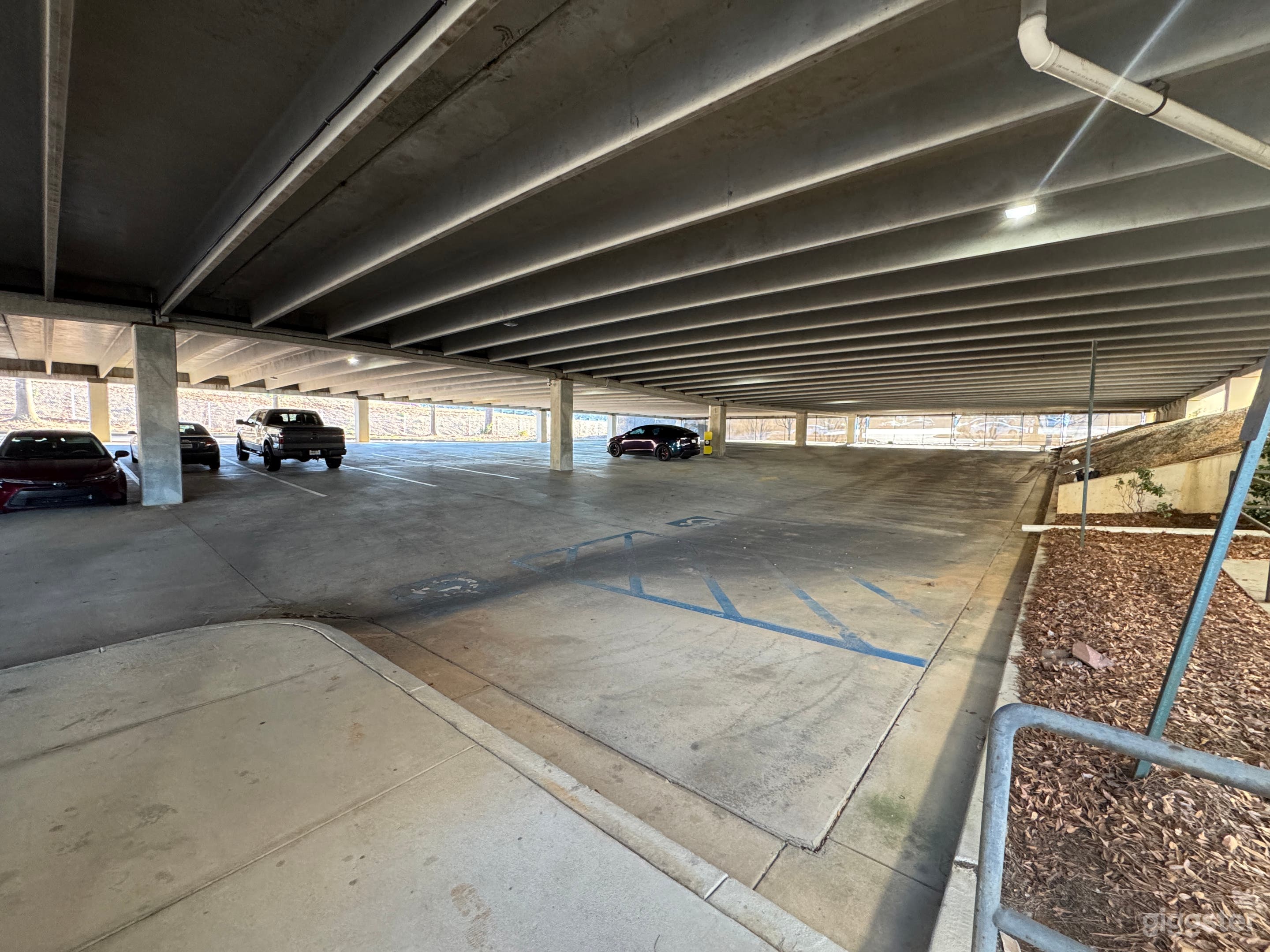 Spacious Outdoor &Covered Parking Deck for Film & Production Photo 4