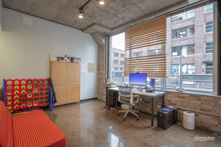  Private Office Space (3:5) 