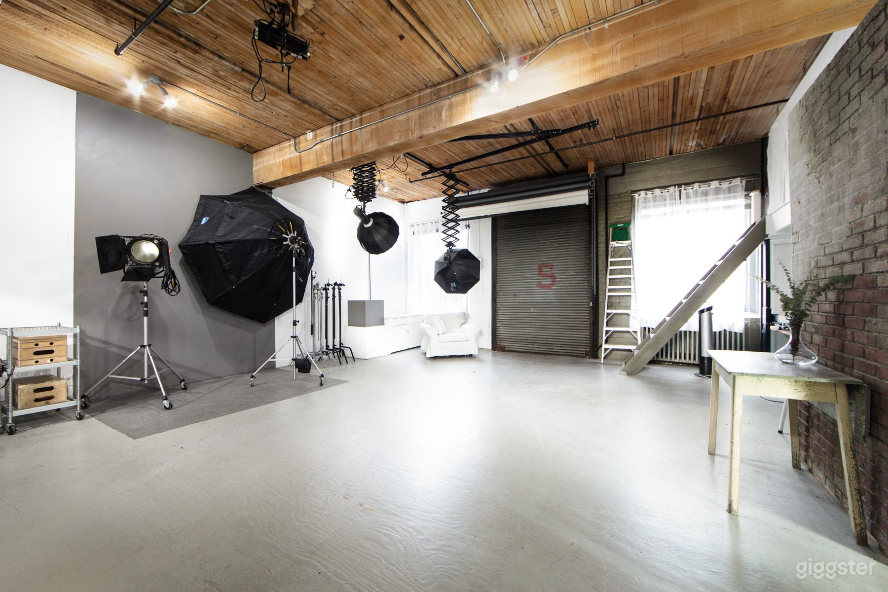 Yaletown Heritage Photo Studio Photo 1
