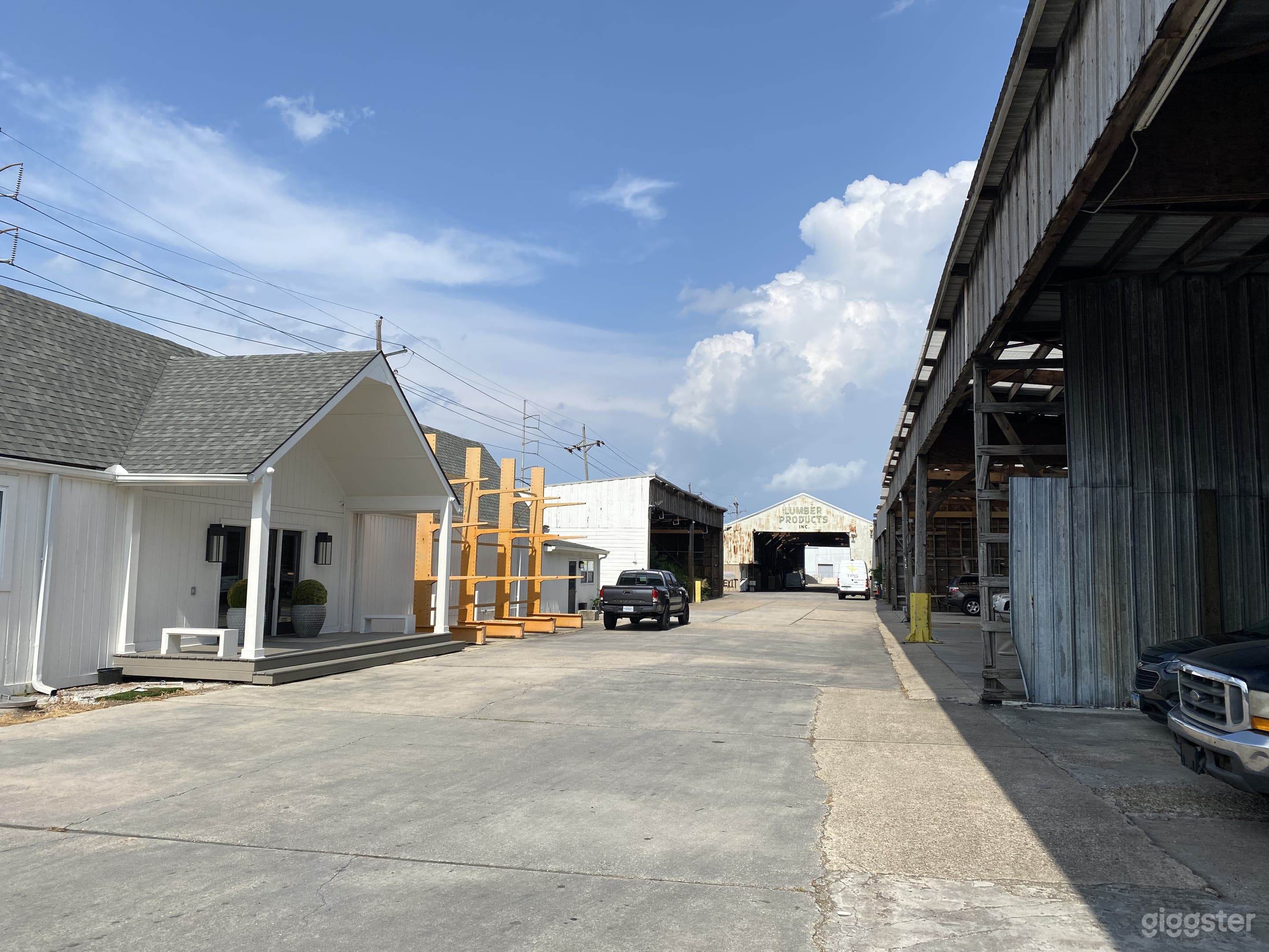 Office and Warehouse Space Photo 4