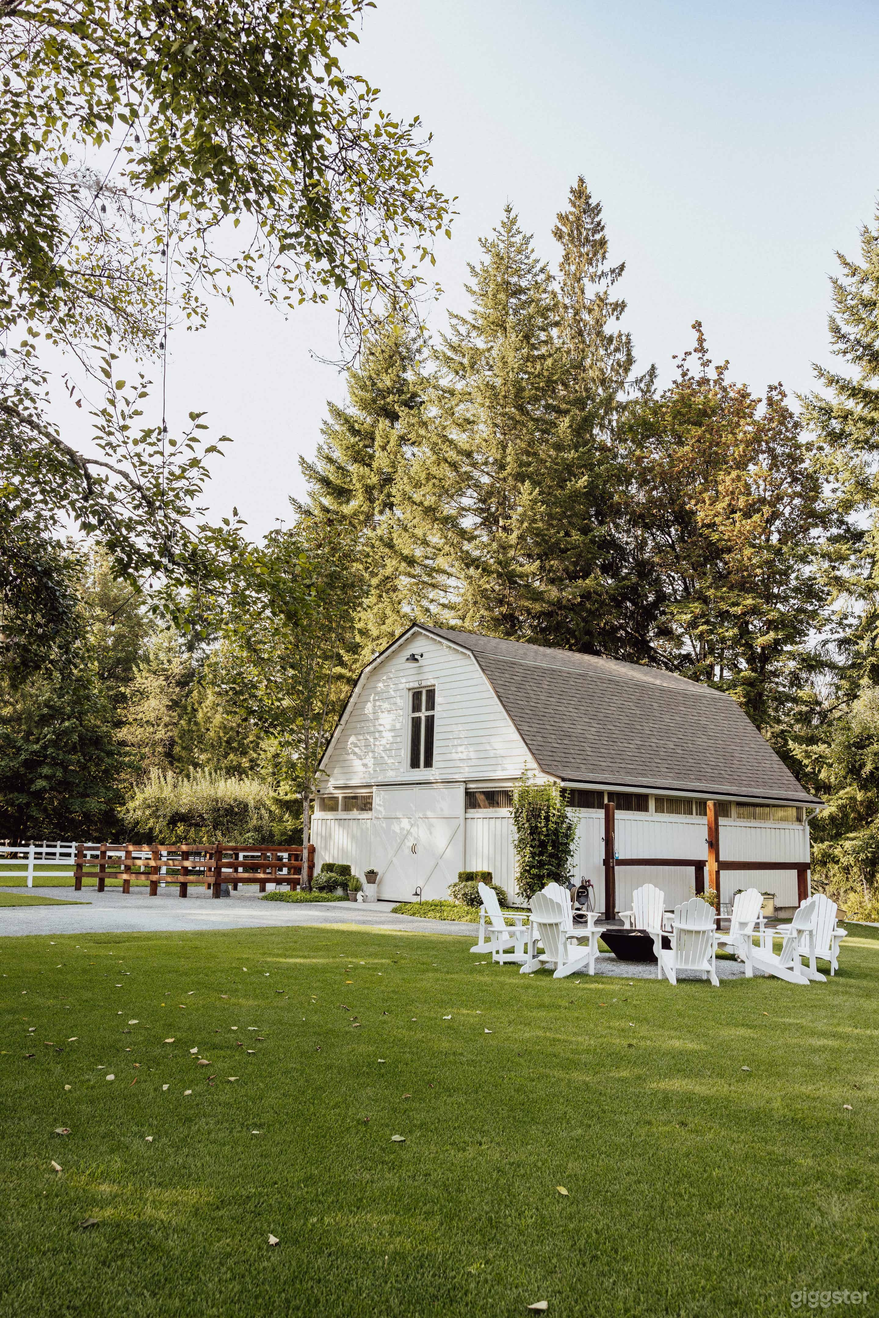 Barn &amp; Fire pit 