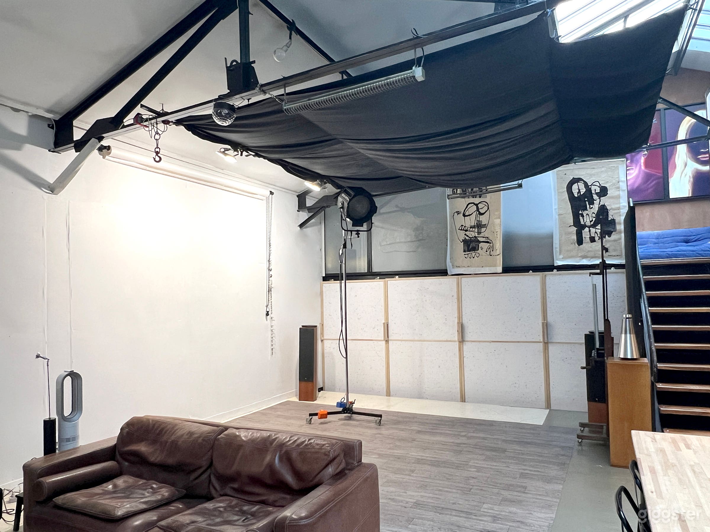 Photo de Loft-atelier d'artiste Porte de Clichy 3