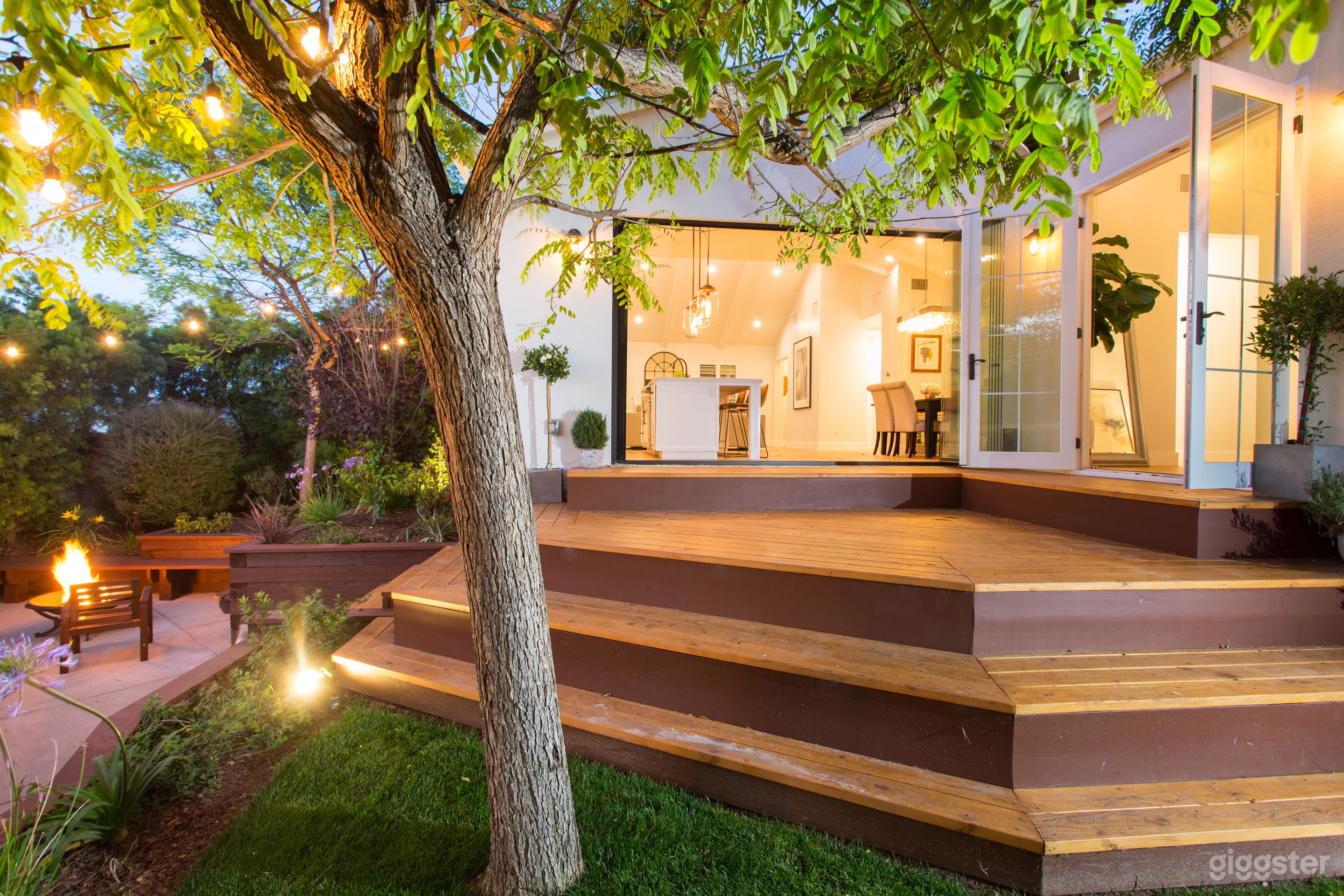 Modern Airy Farm-Style House - Newly Remodeled!  Photo 1