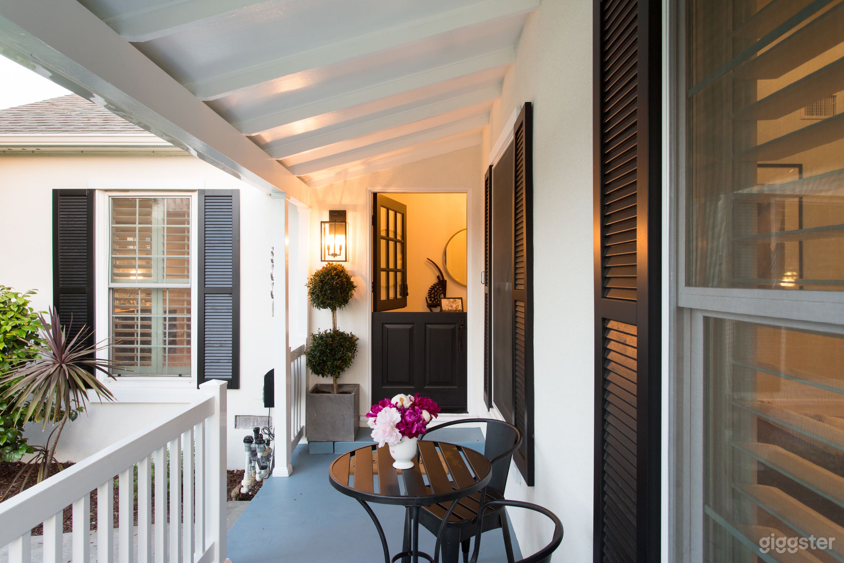 Modern Airy Farm-Style House - Newly Remodeled!  Photo 3