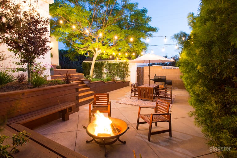  Great outdoor space in backyard 