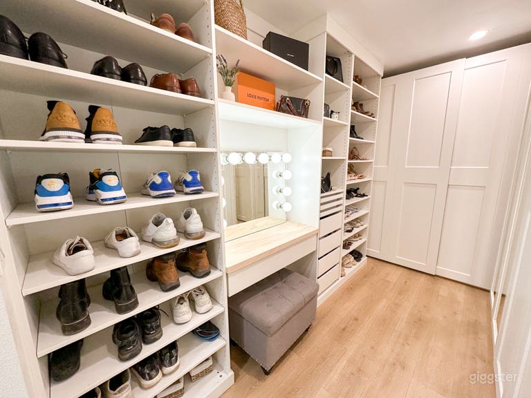  Master Walk-In Closet 