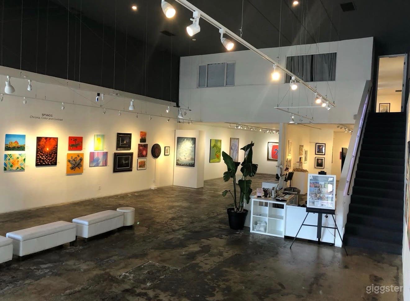 Upscale mid-city contemporary art space Photo 1