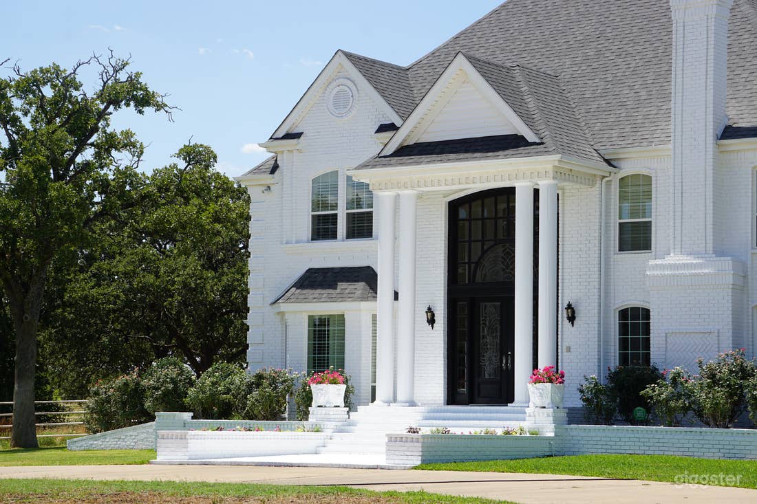 Secluded Event Estate with Waterfront Ballroom & Manor House Photo 1