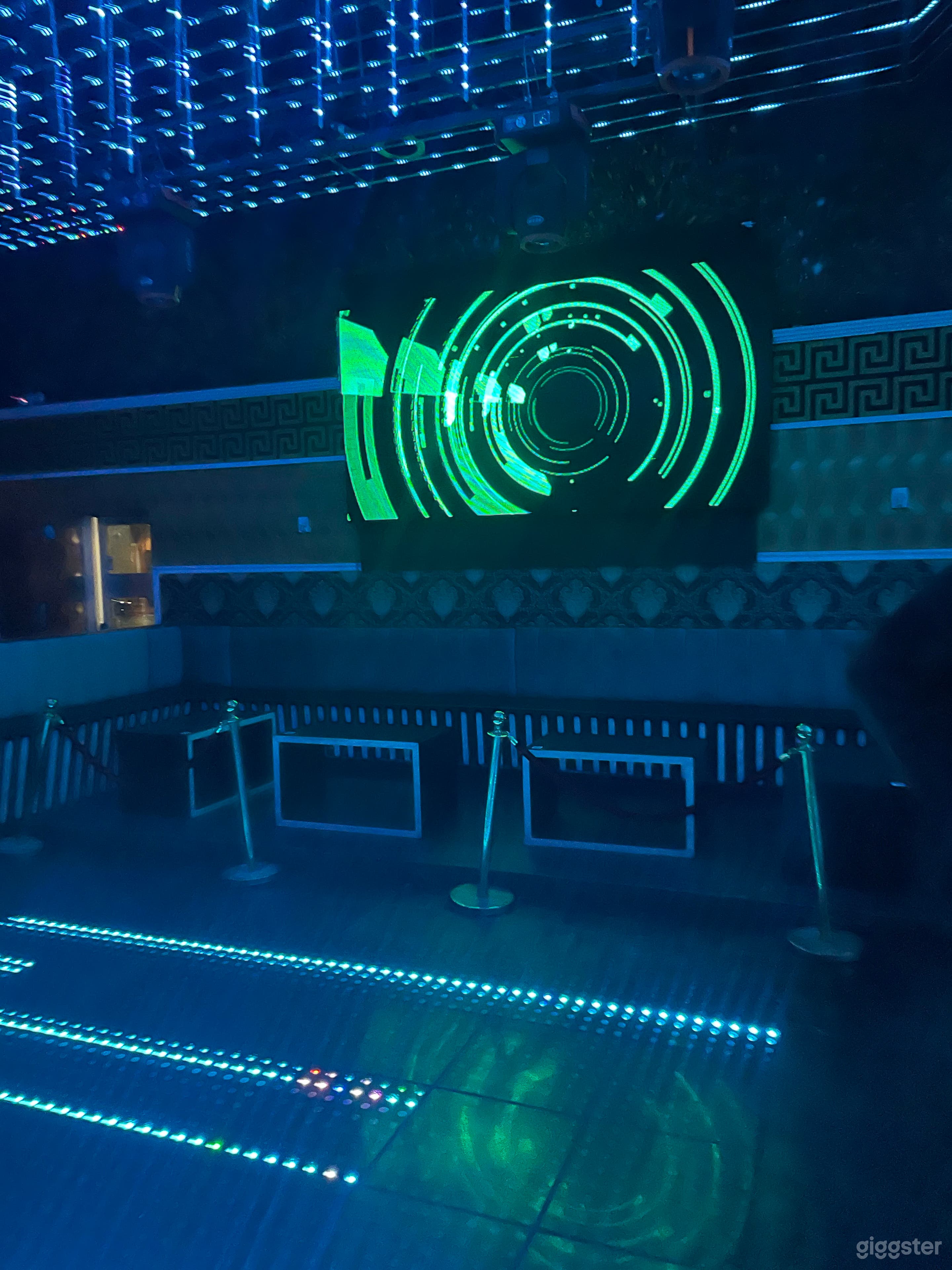 Well Crafted Nightclub  Photo 4