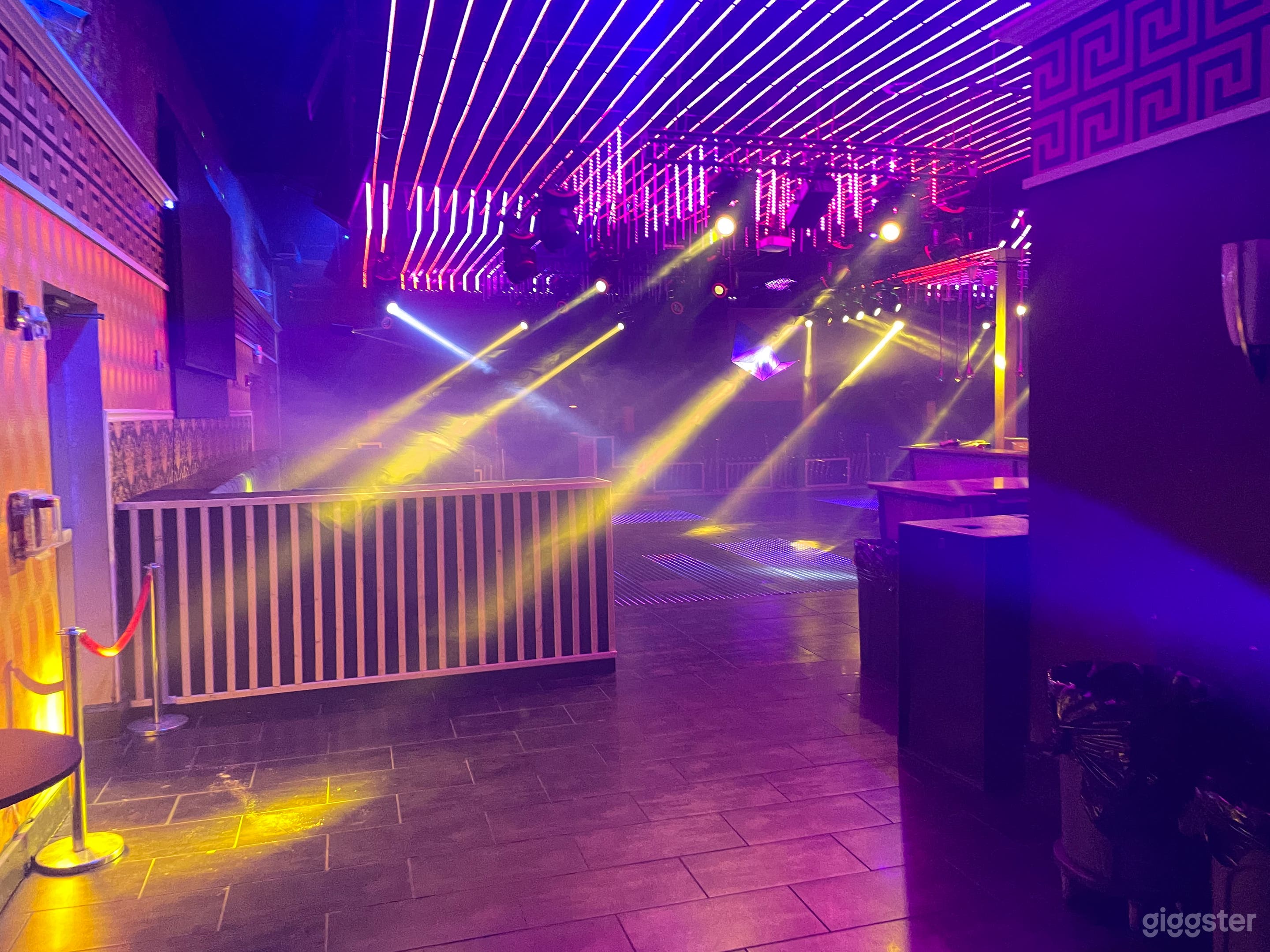 Well Crafted Nightclub  Photo 1