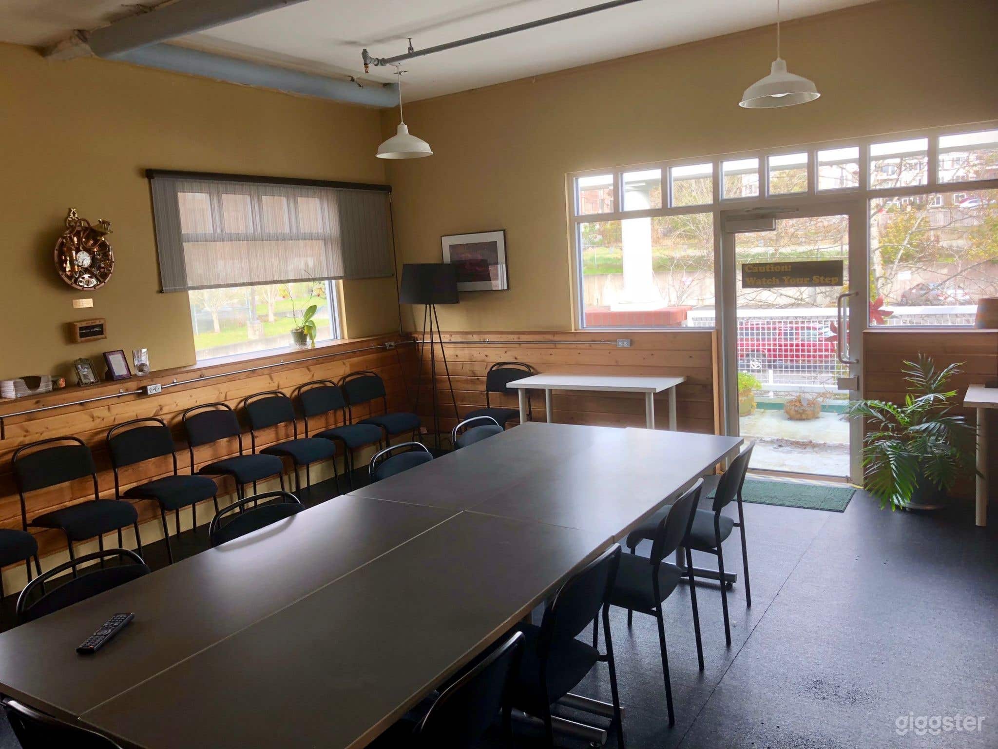 Large Meeting Room with a Private Deck Photo 2