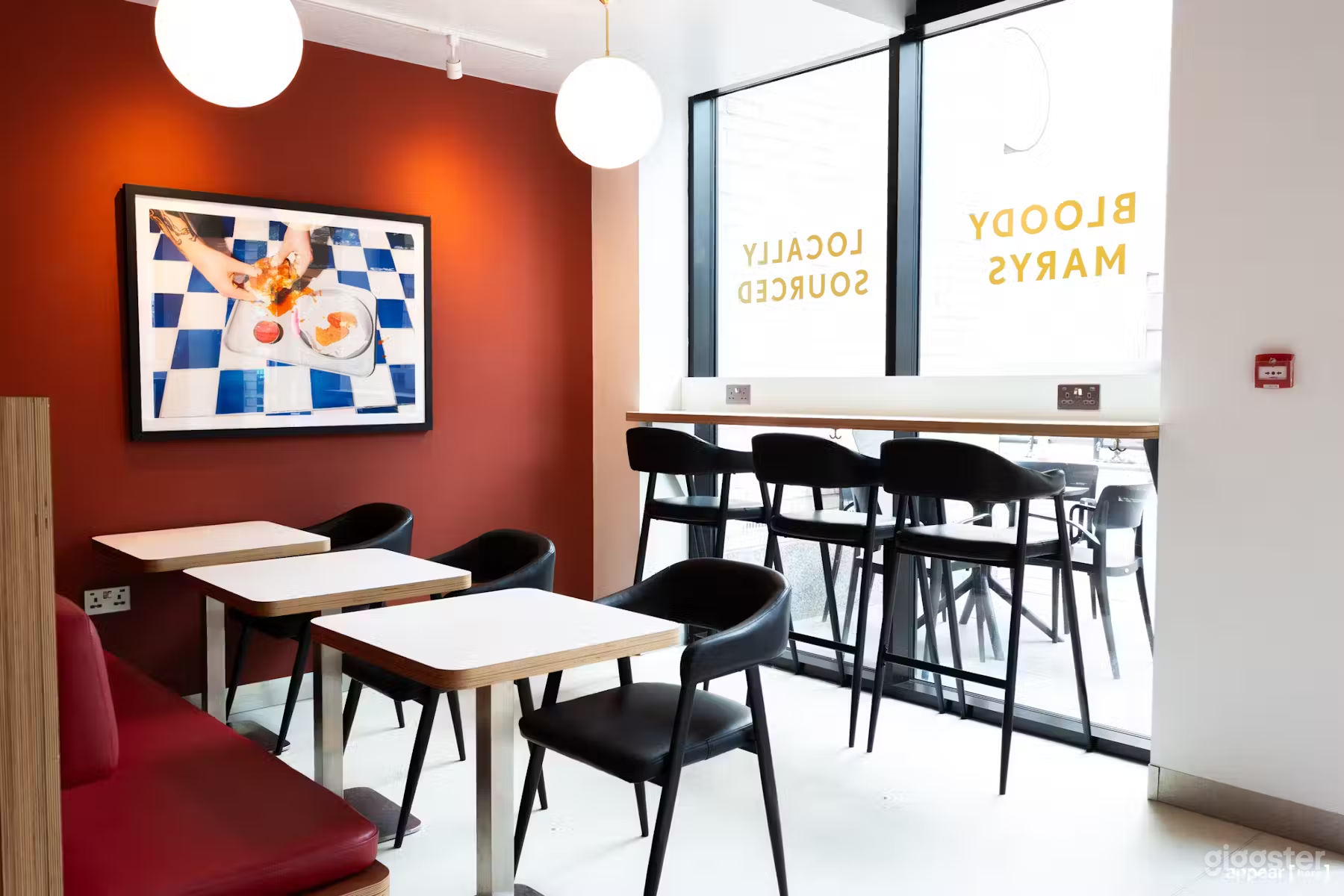 Modern Breakfast Bar in Shoreditch Photo 3