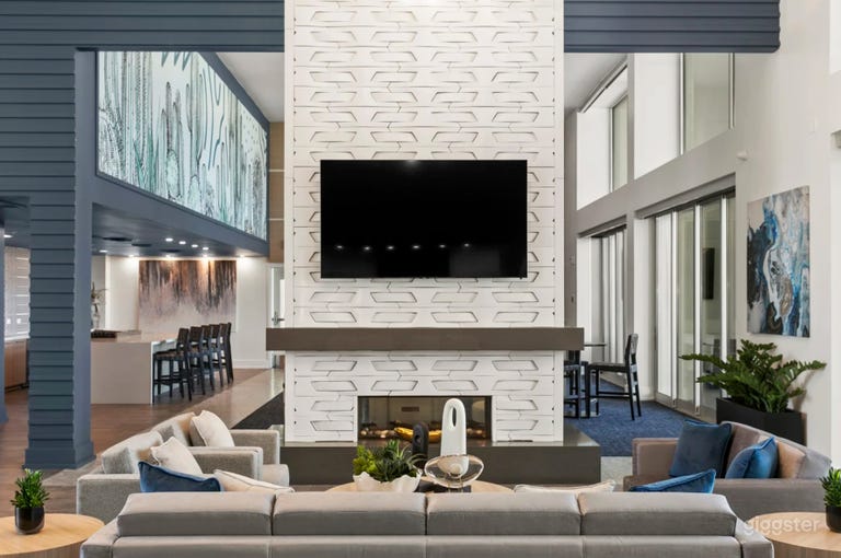  Gorgeous, Modern Contemporary Condo 