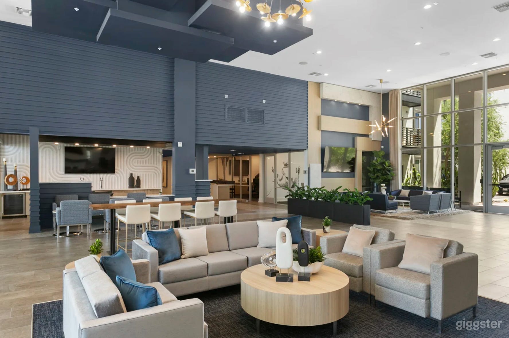 Gorgeous, Modern Contemporary Condo Photo 1