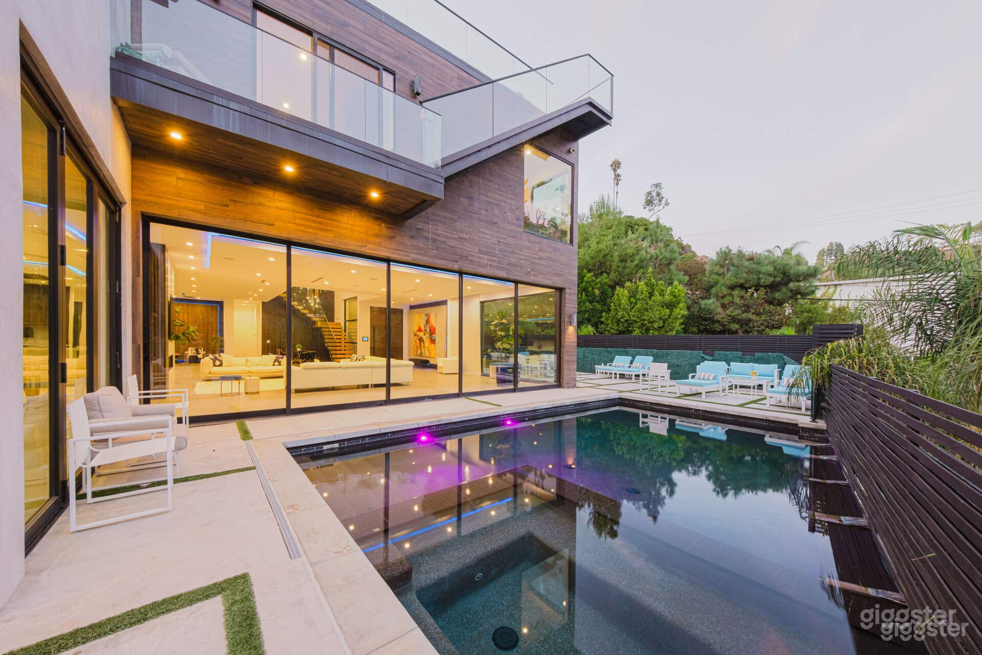 MODERN LUXE ARCHITECTURAL POOL IN THE HILLS Photo 1