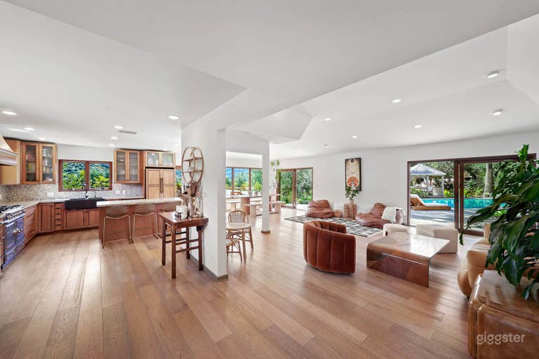  Exspansive Dreamy Mountain Oasis 