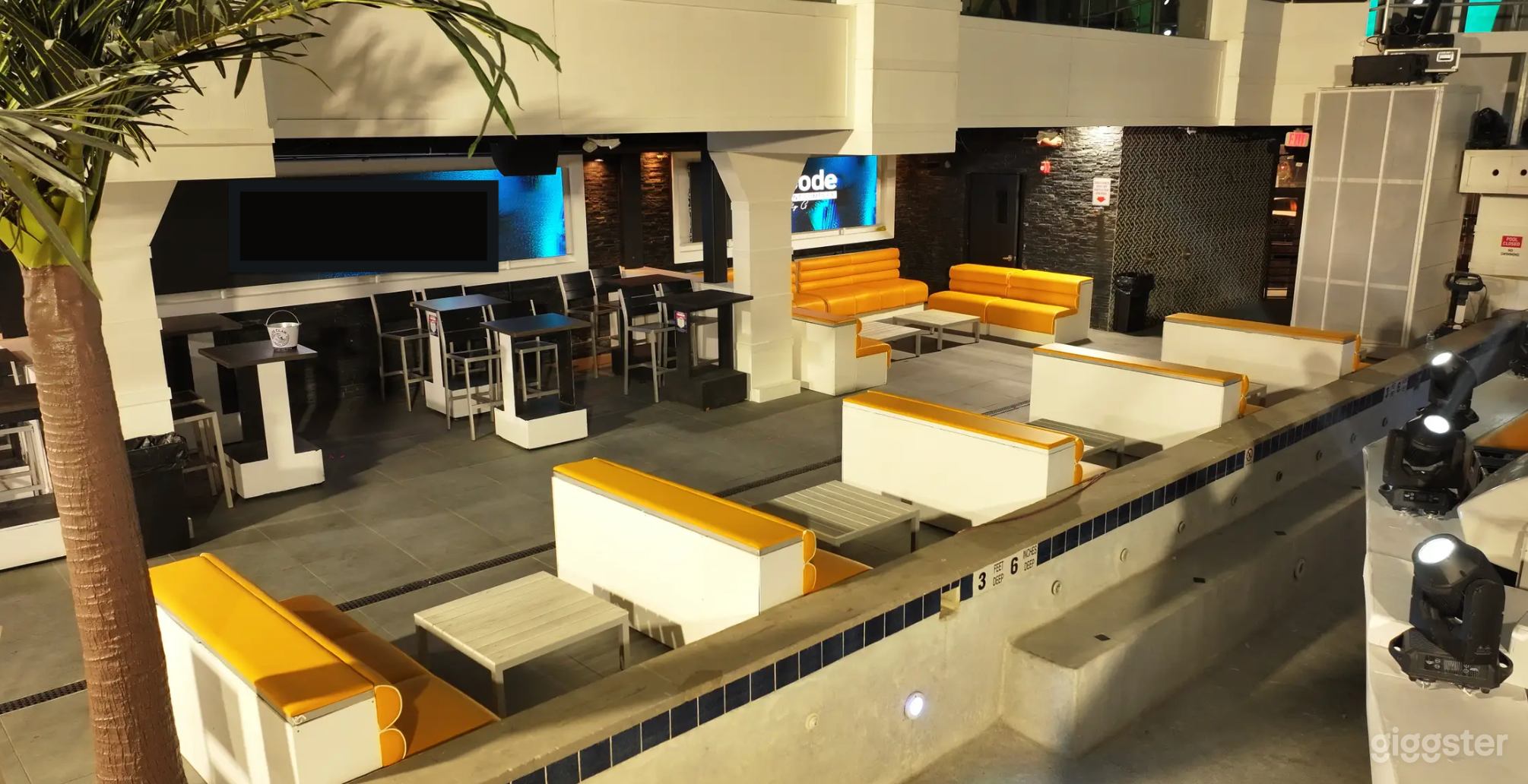 Entertainment Complex / Club with swimming pool! Photo 3