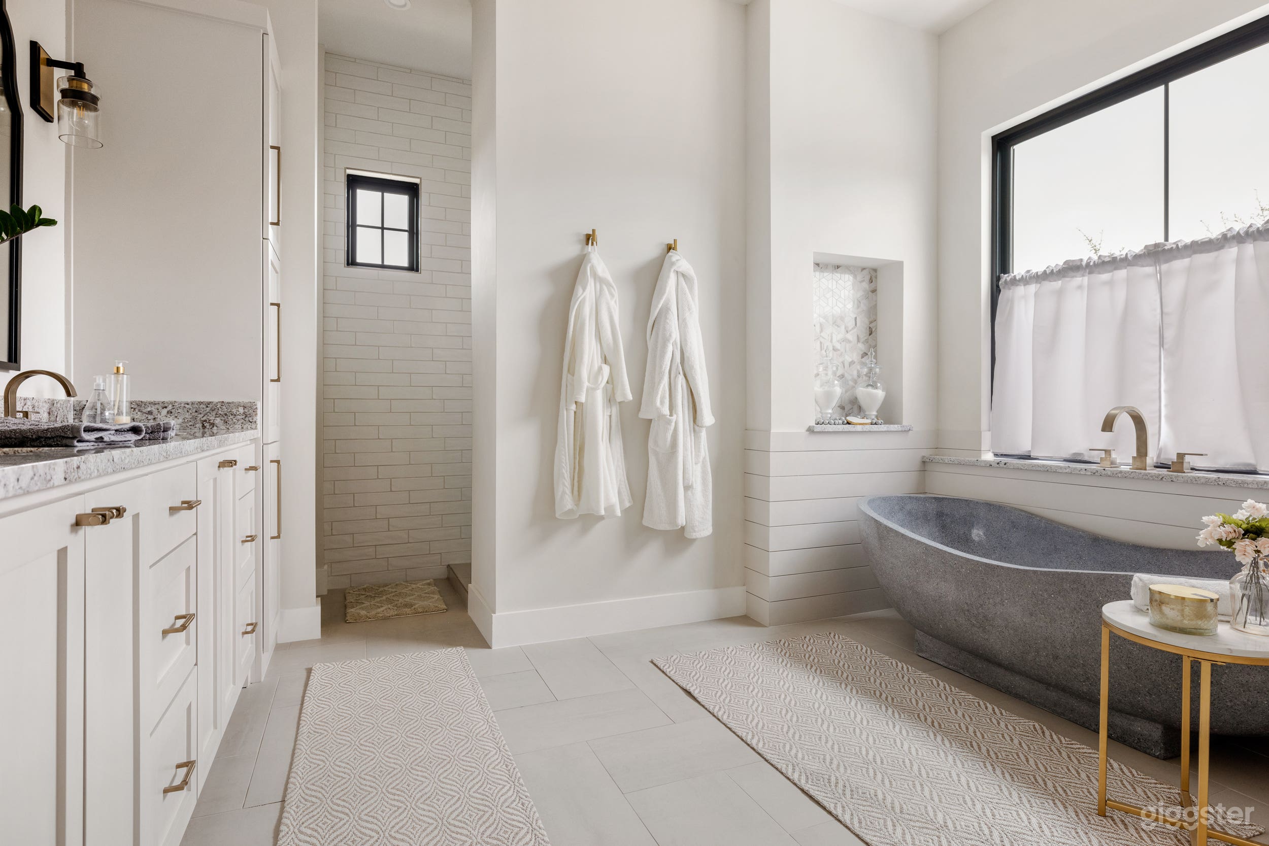 Dripping Springs Home w/ Restoration Hardware vibe Photo 3