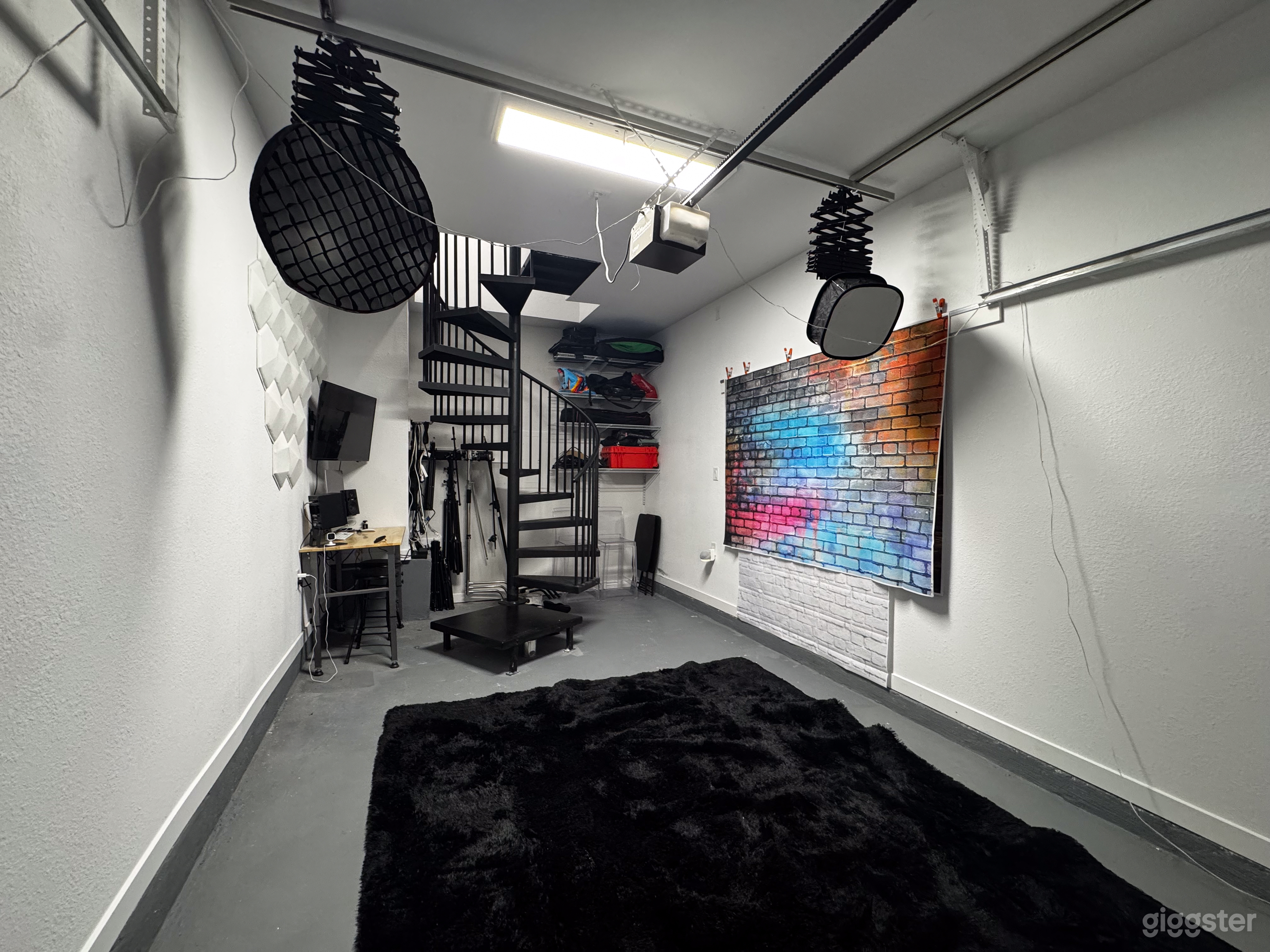 3 Story Modern Urban Condo &amp; 250+ Sq Foot Studio Photo 4