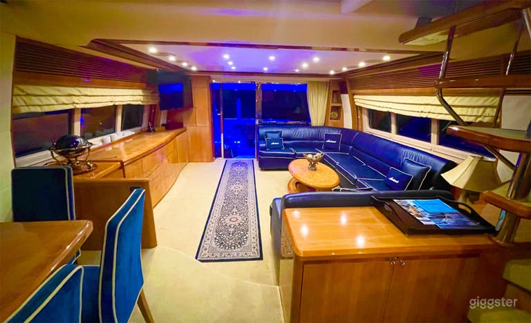 Luxueux yacht croiseur sportif Viking Princess 85' 
